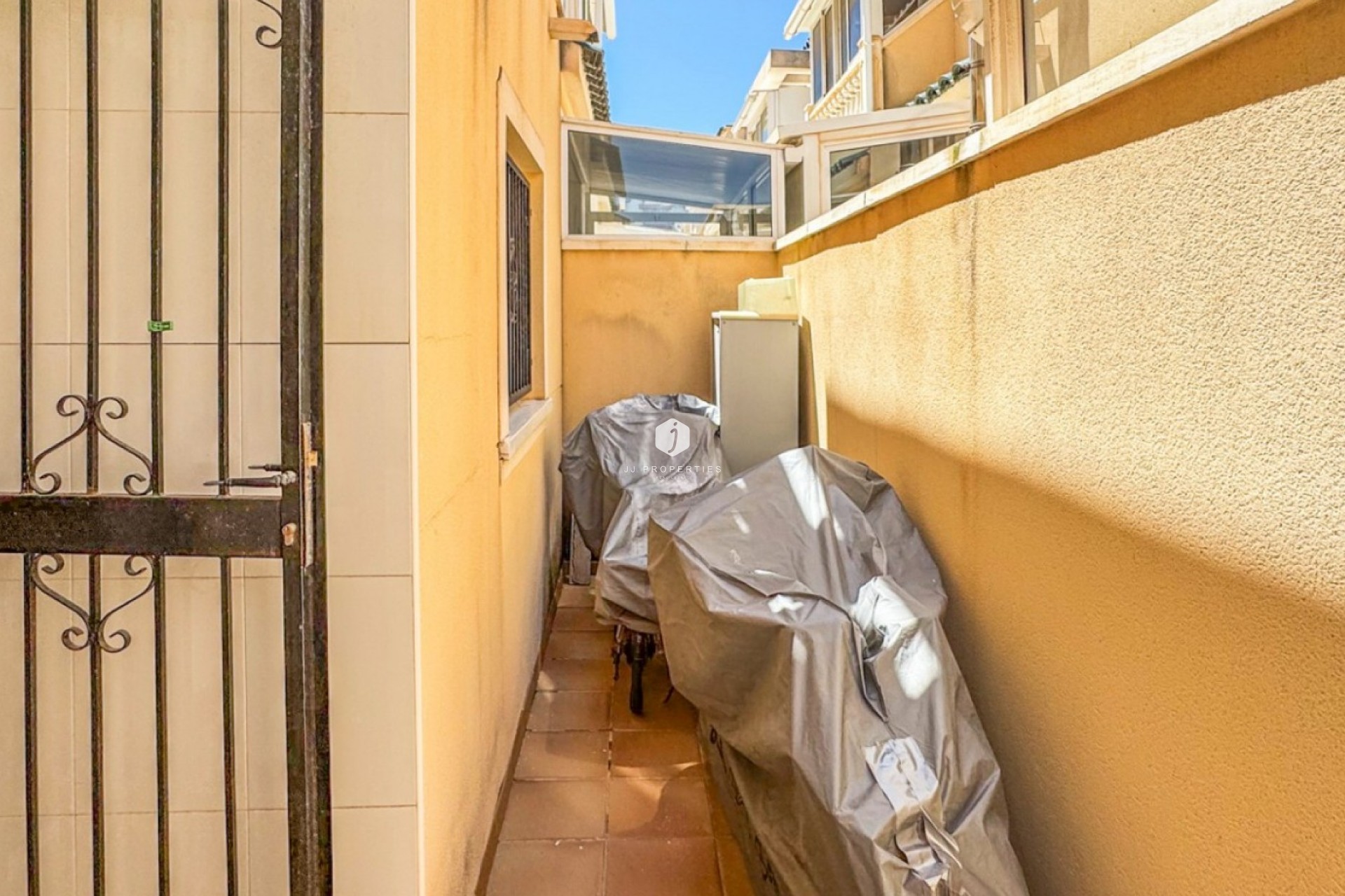 Resale - Chalet -
Torrevieja - Costa Blanca