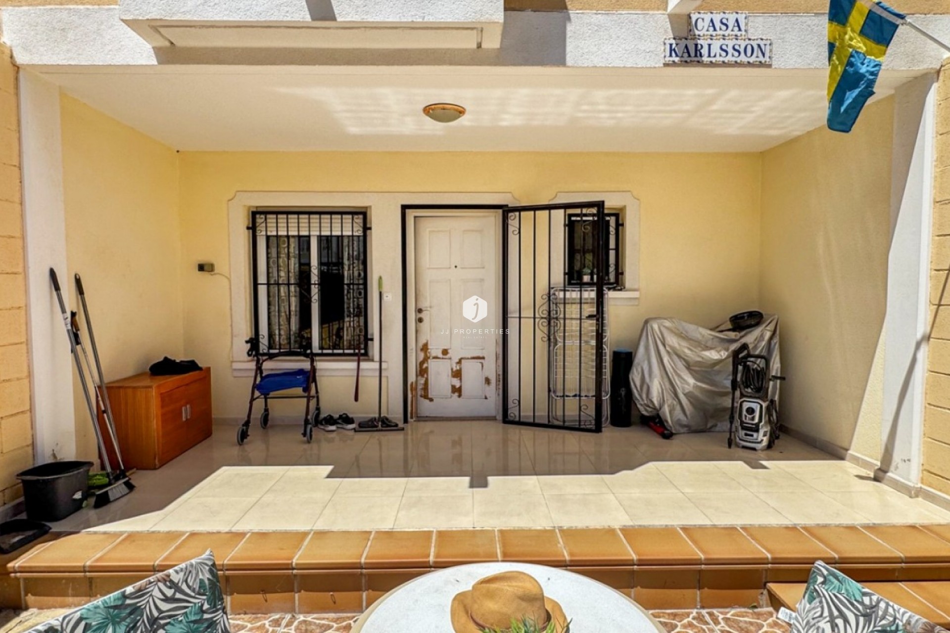 Resale - Chalet -
Torrevieja - Costa Blanca