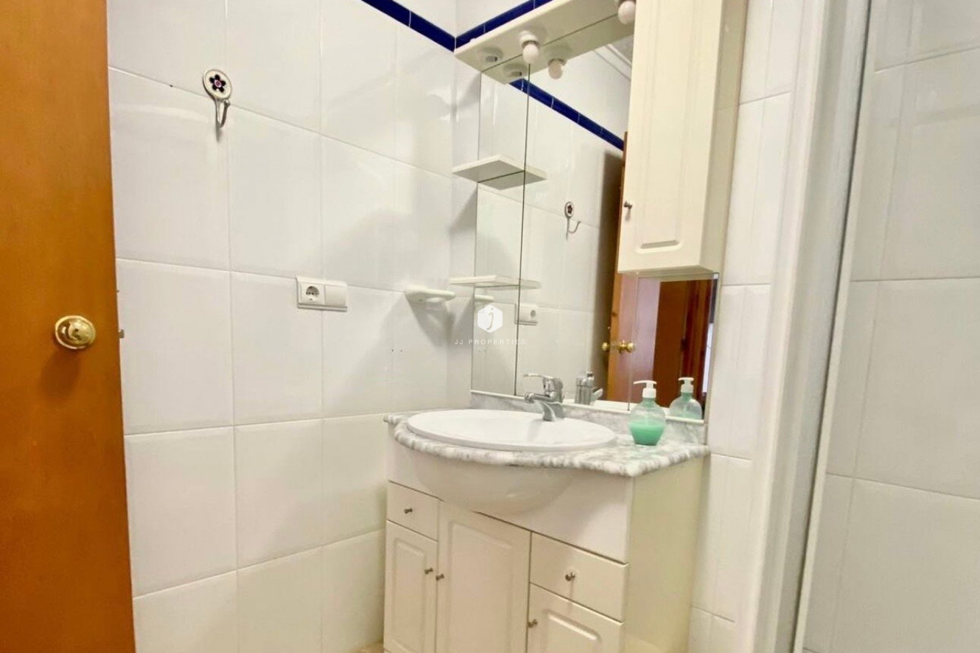 Resale - Chalet -
Torrevieja - Costa Blanca