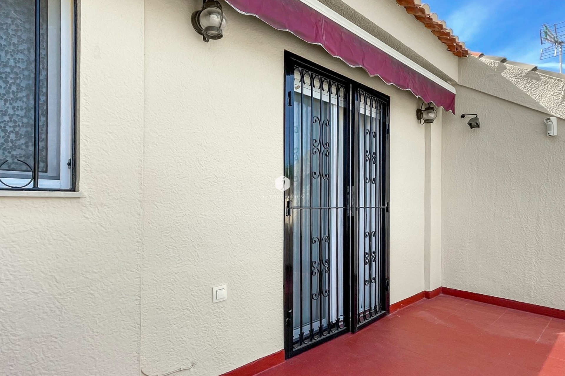 Resale - Chalet -
Torrevieja - Costa Blanca