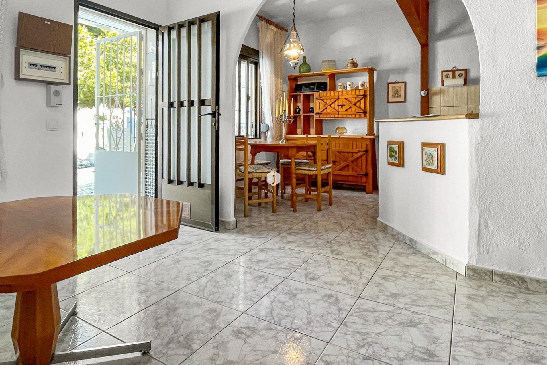 Resale - Chalet -
Torrevieja - Costa Blanca