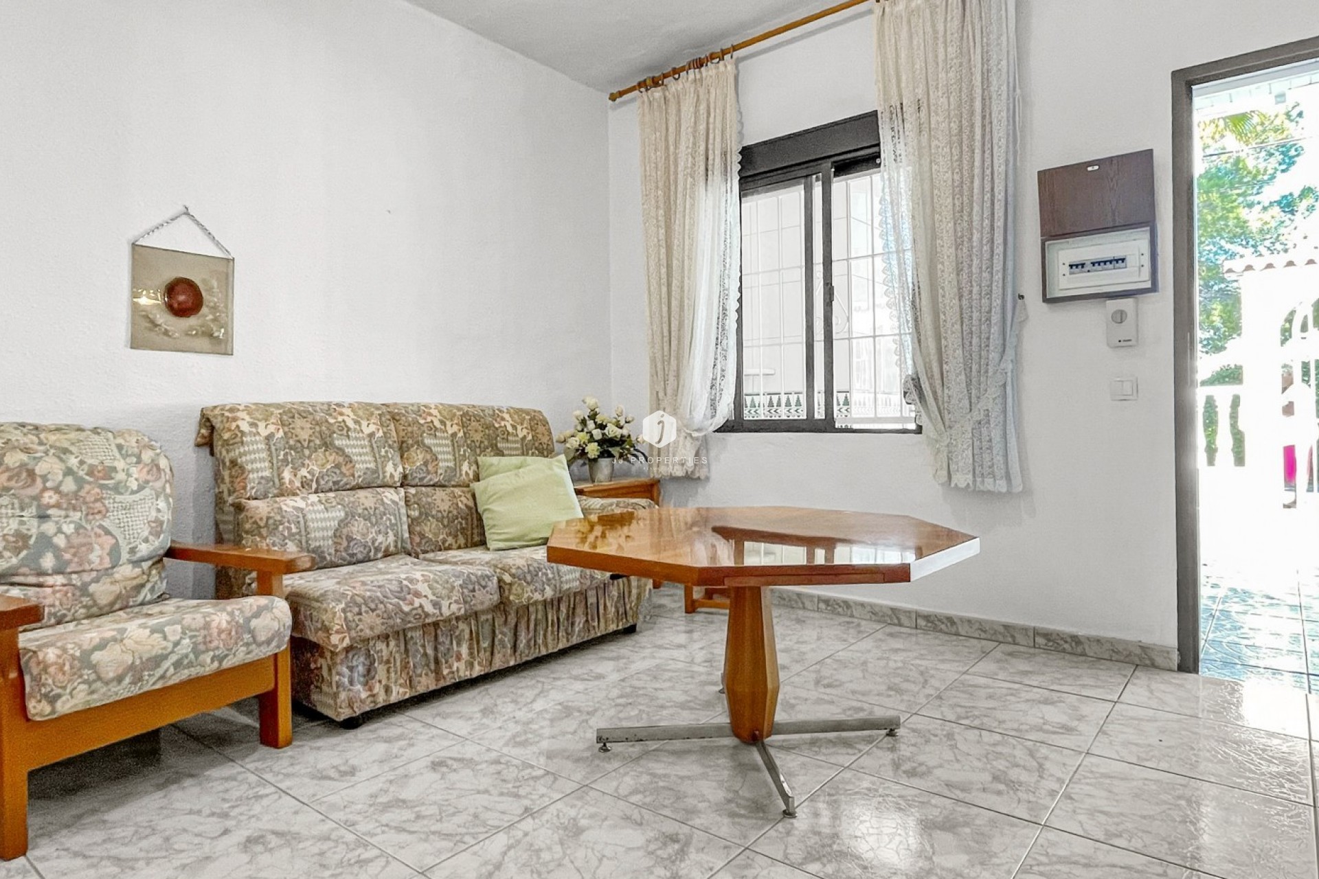 Resale - Chalet -
Torrevieja - Costa Blanca