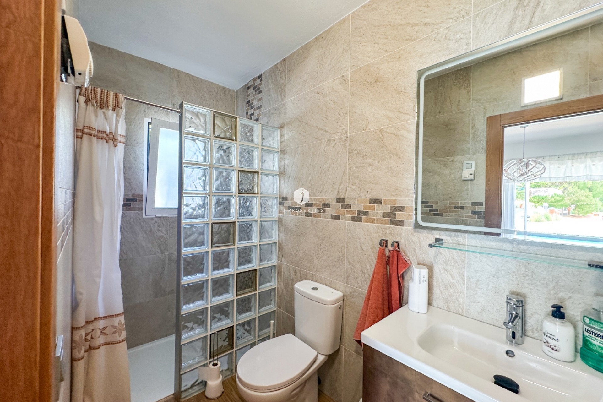 Resale - Chalet -
Torrevieja - Costa Blanca