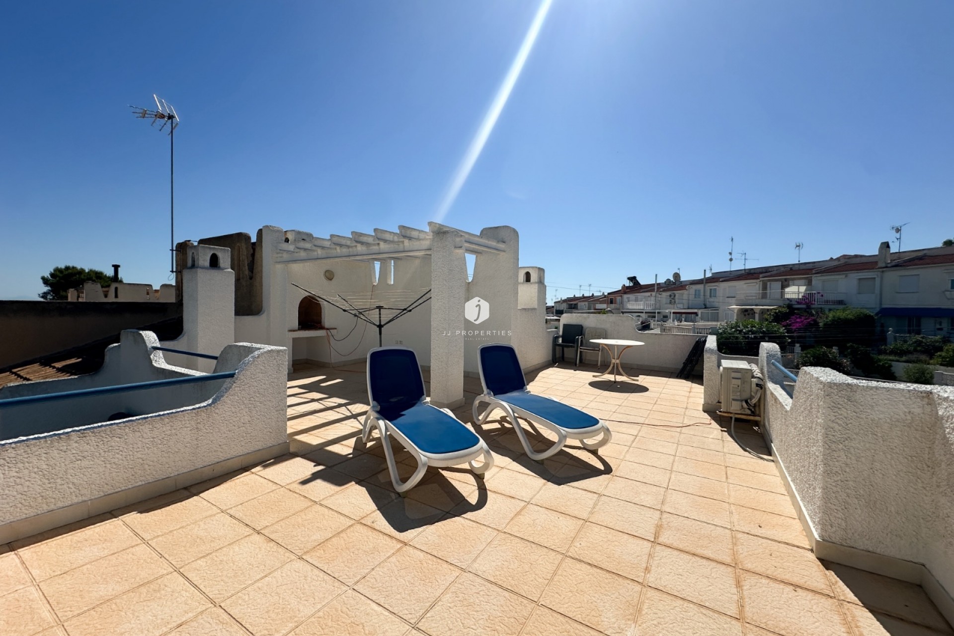 Resale - Chalet -
Torrevieja - Costa Blanca