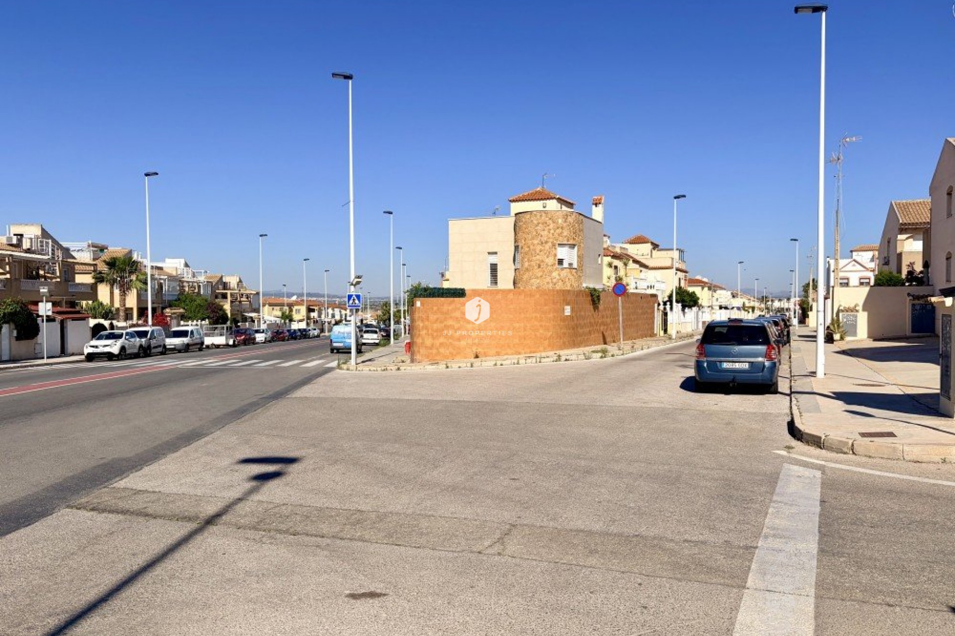Resale - Chalet -
Torrevieja - Costa Blanca