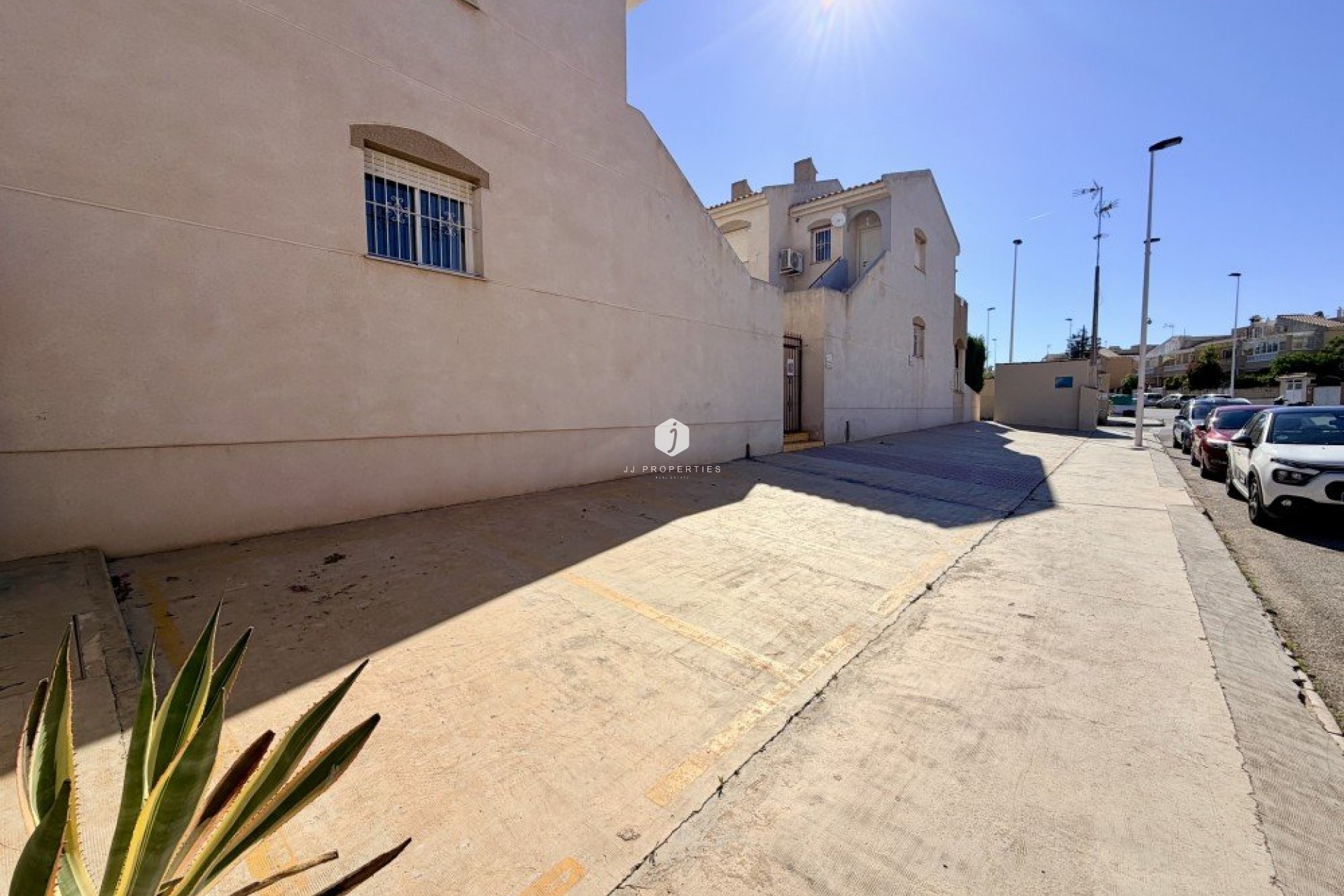 Resale - Chalet -
Torrevieja - Costa Blanca