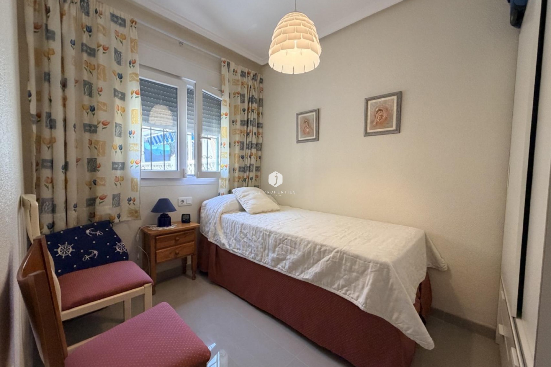 Resale - Chalet -
Torrevieja - Costa Blanca