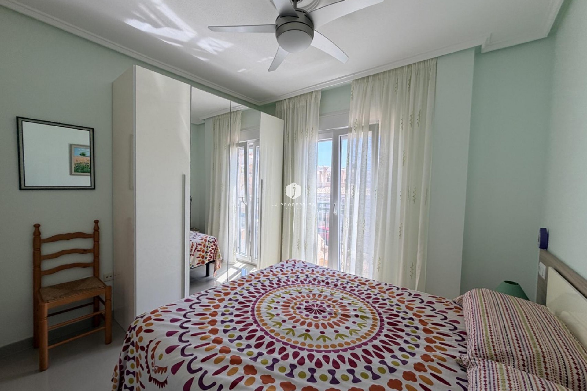 Resale - Chalet -
Torrevieja - Costa Blanca