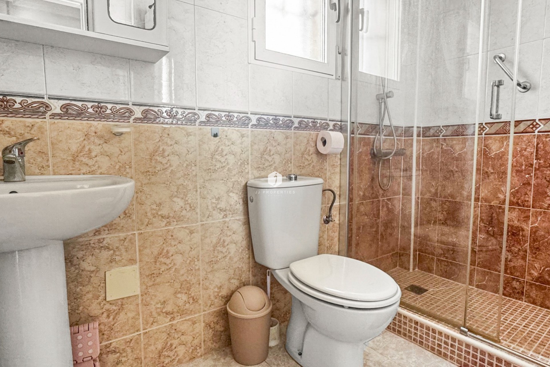 Resale - Chalet -
Torrevieja - Costa Blanca