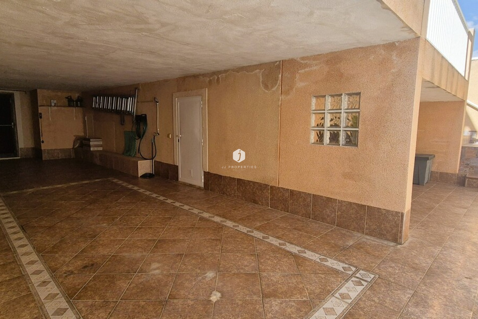 Resale - Chalet -
Torrevieja - Costa Blanca