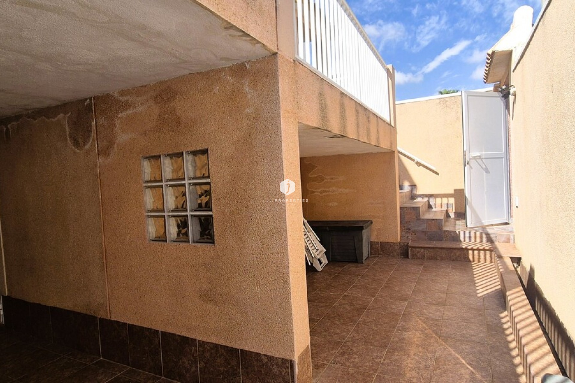 Resale - Chalet -
Torrevieja - Costa Blanca