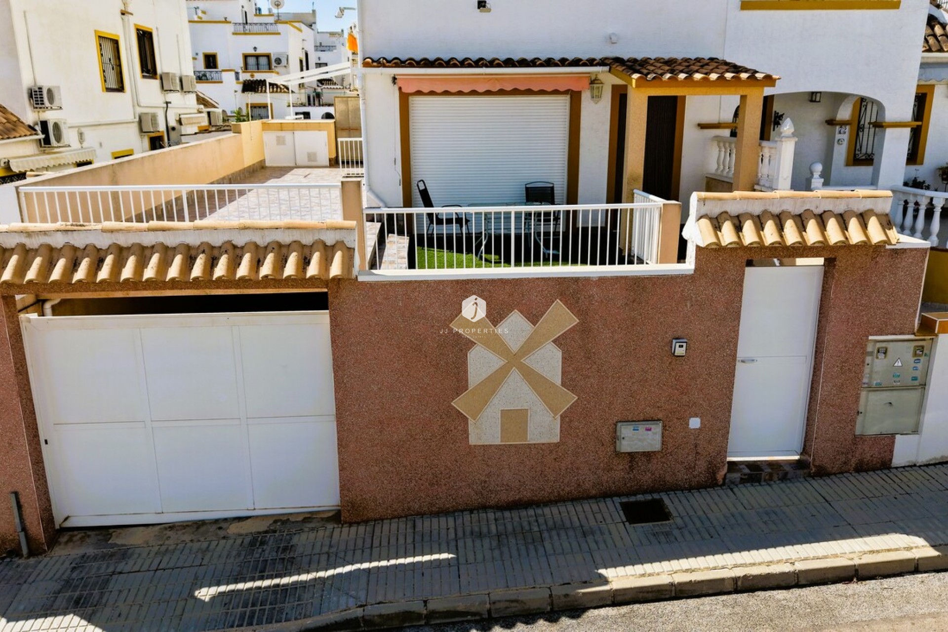 Resale - Chalet -
Torrevieja - Costa Blanca