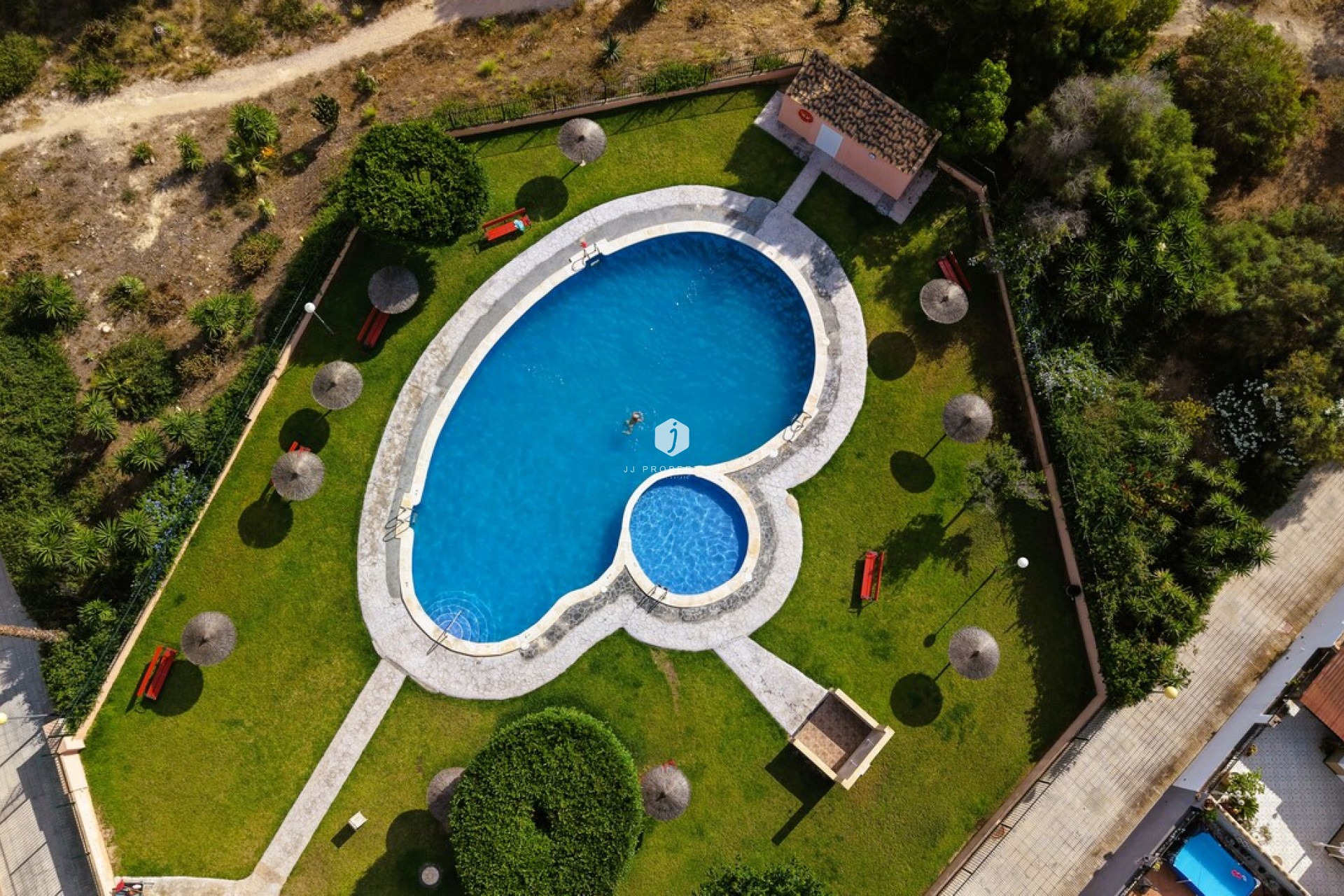 Resale - Chalet -
Torrevieja - Costa Blanca