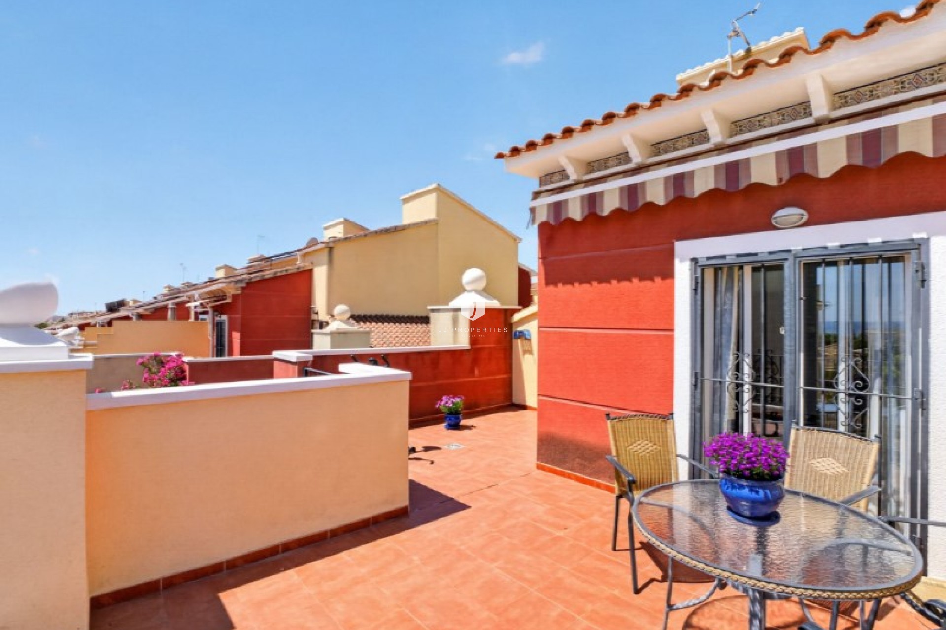 Resale - Chalet -
Torrevieja - Costa Blanca