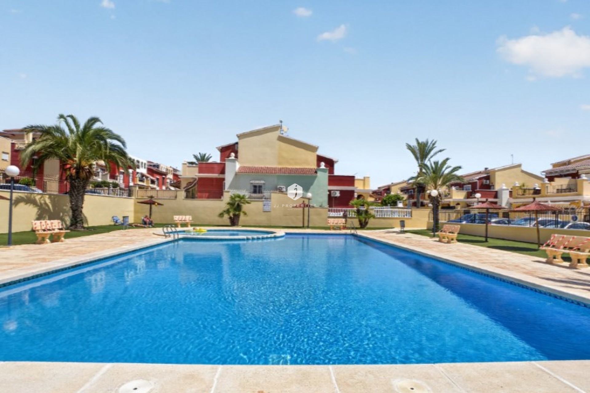 Resale - Chalet -
Torrevieja - Costa Blanca