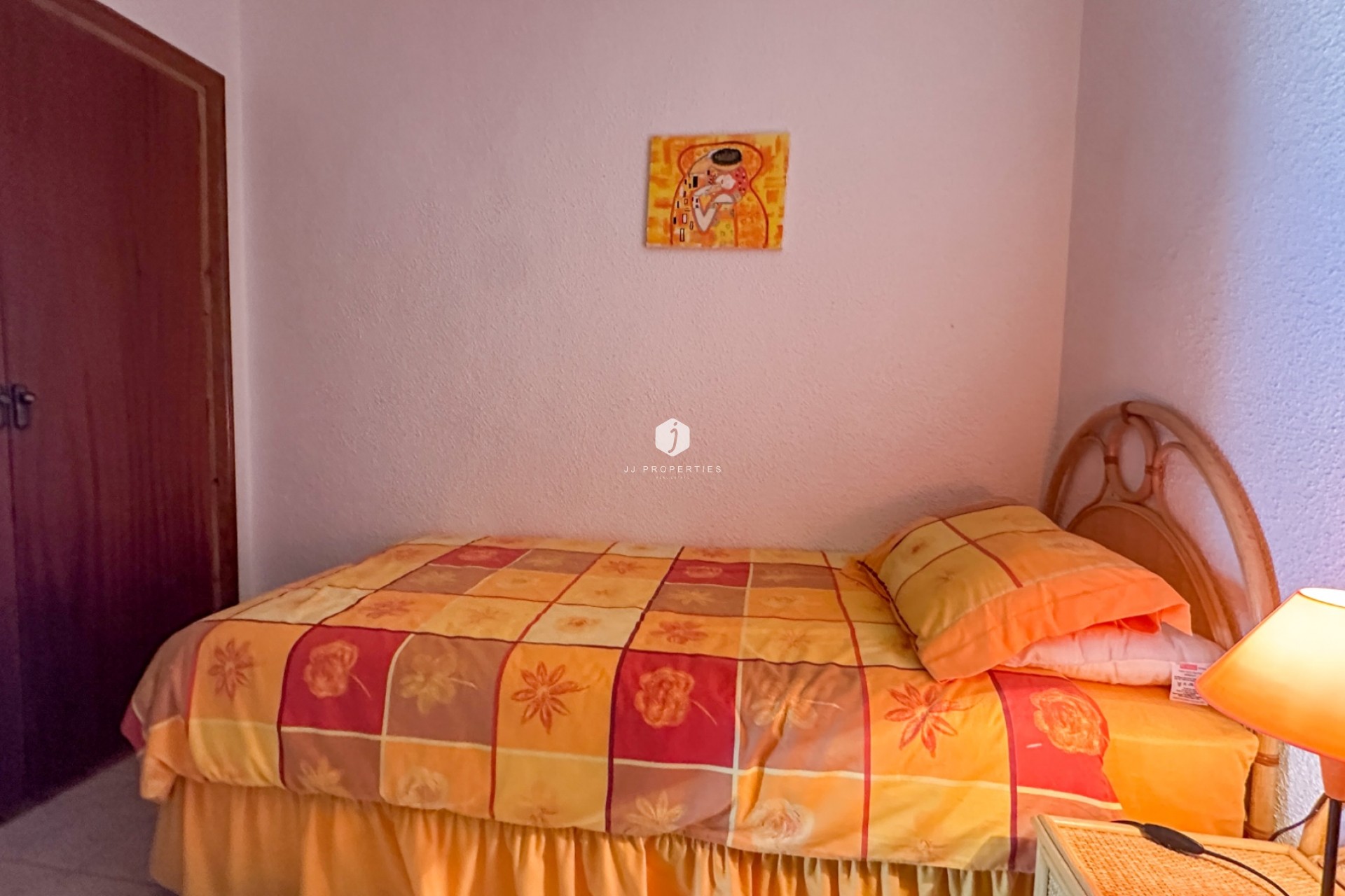 Resale - Chalet -
Torrevieja - Costa Blanca