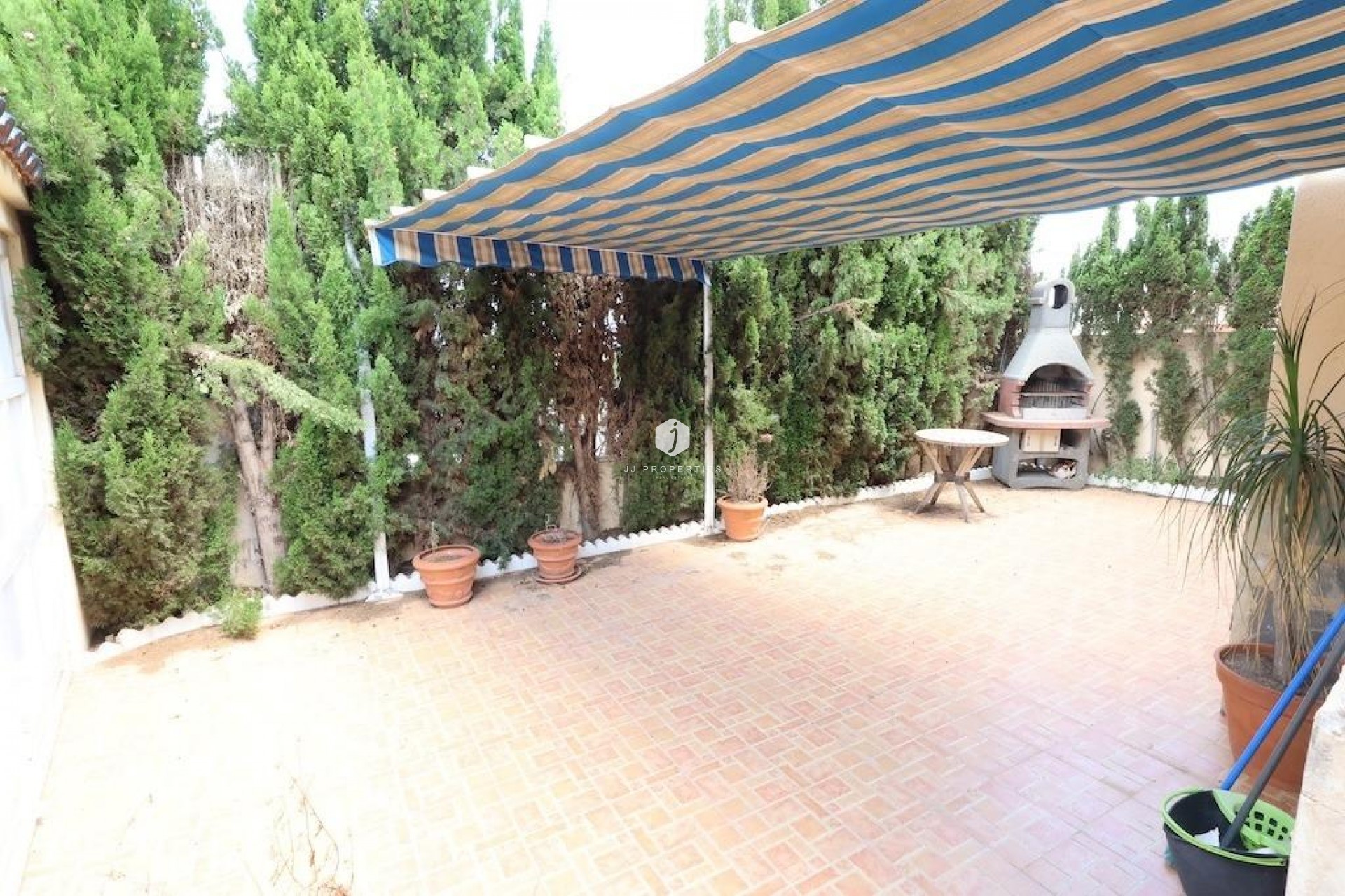 Resale - Chalet -
Torrevieja - Costa Blanca
