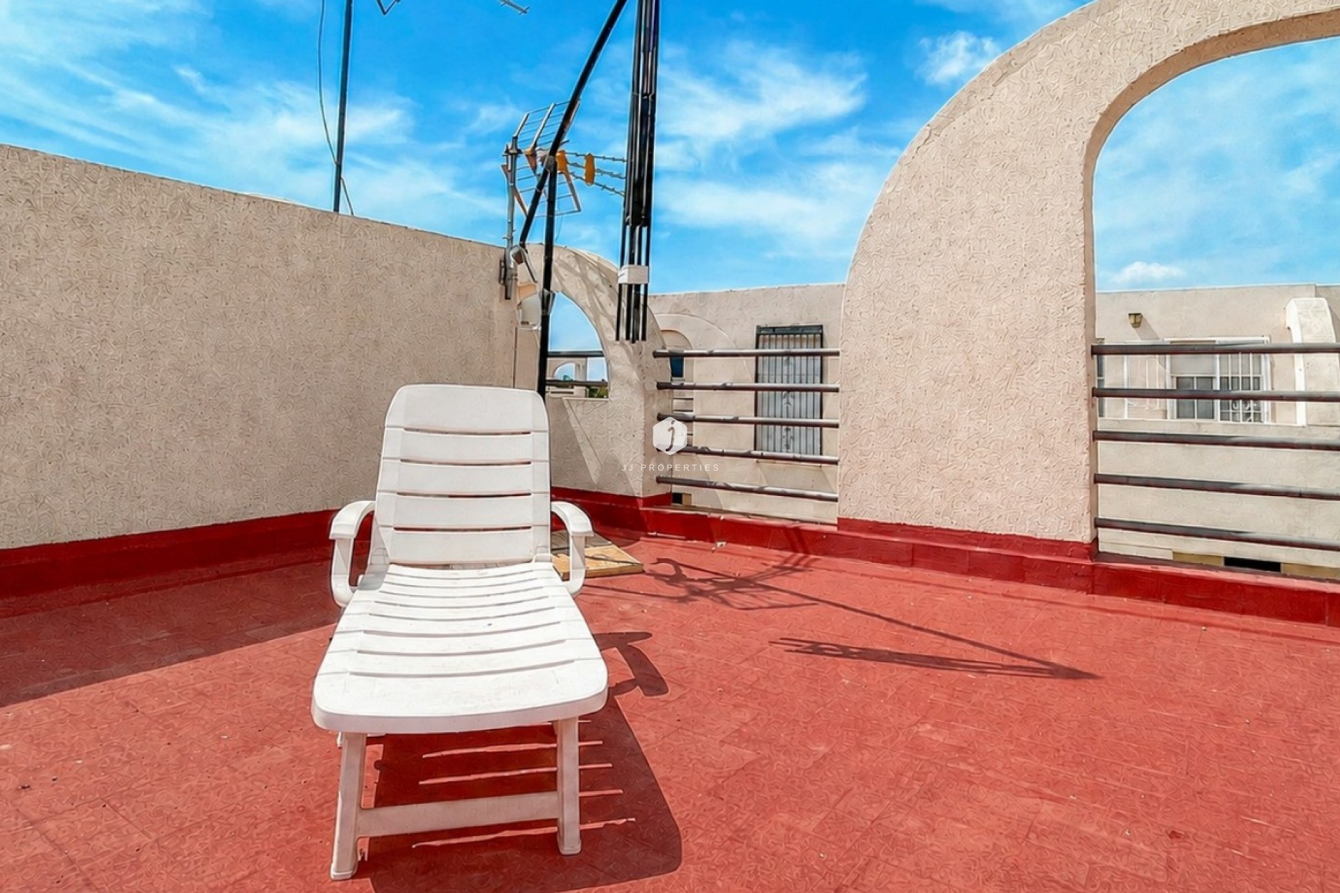 Resale - Chalet -
Torrevieja - Costa Blanca