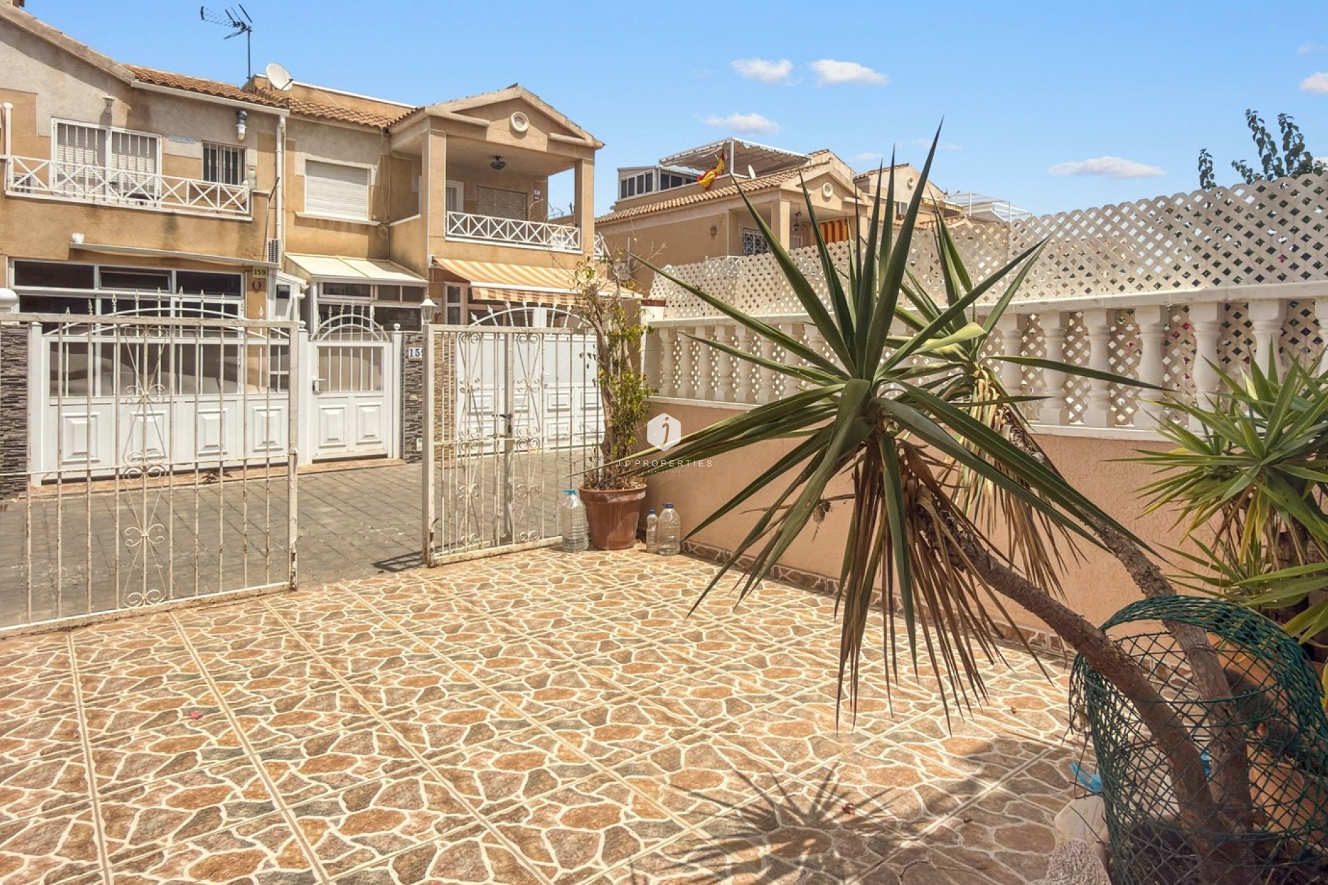 Resale - Chalet -
Torrevieja - Costa Blanca