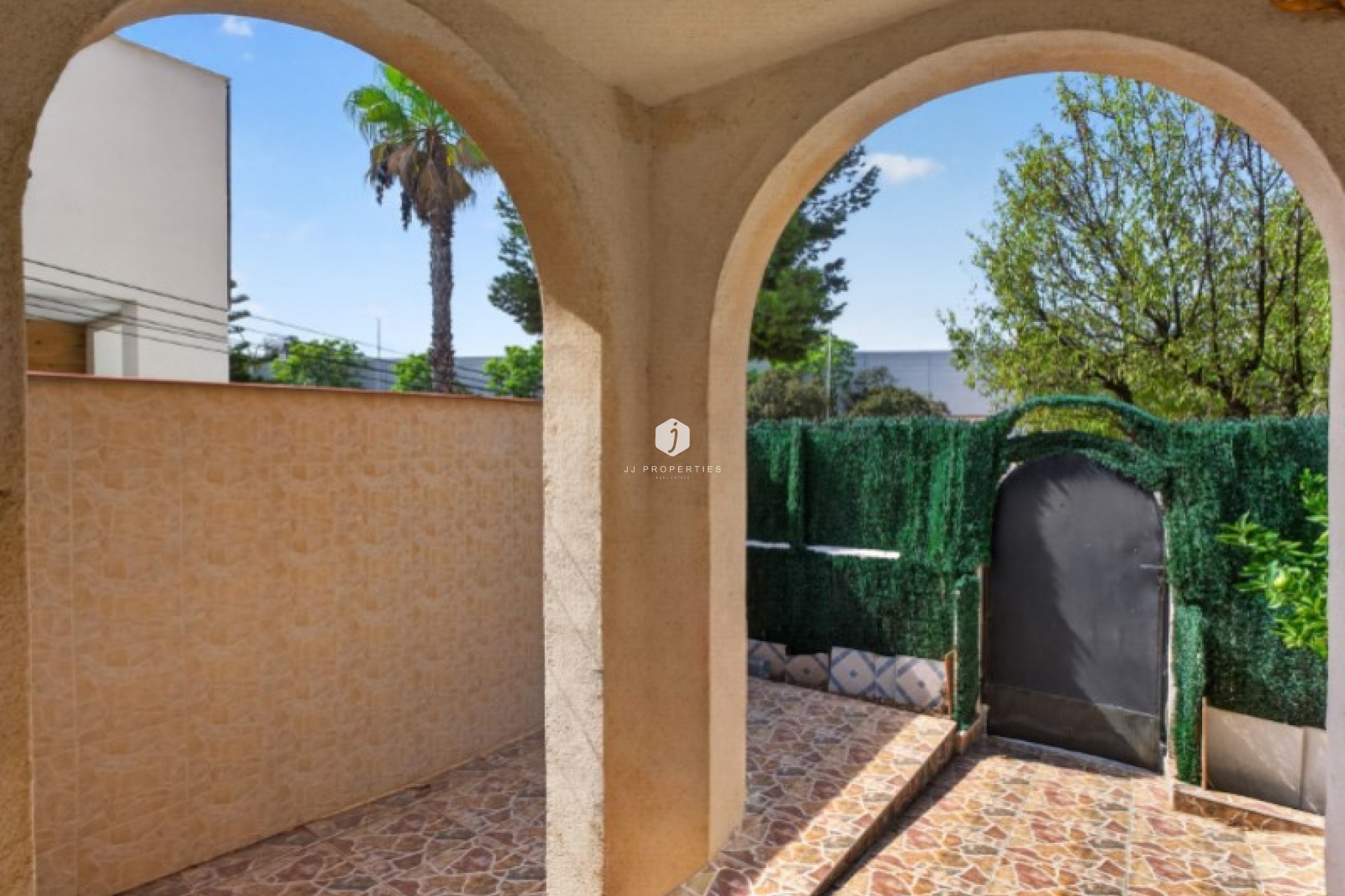 Resale - Chalet -
Torrevieja - Costa Blanca