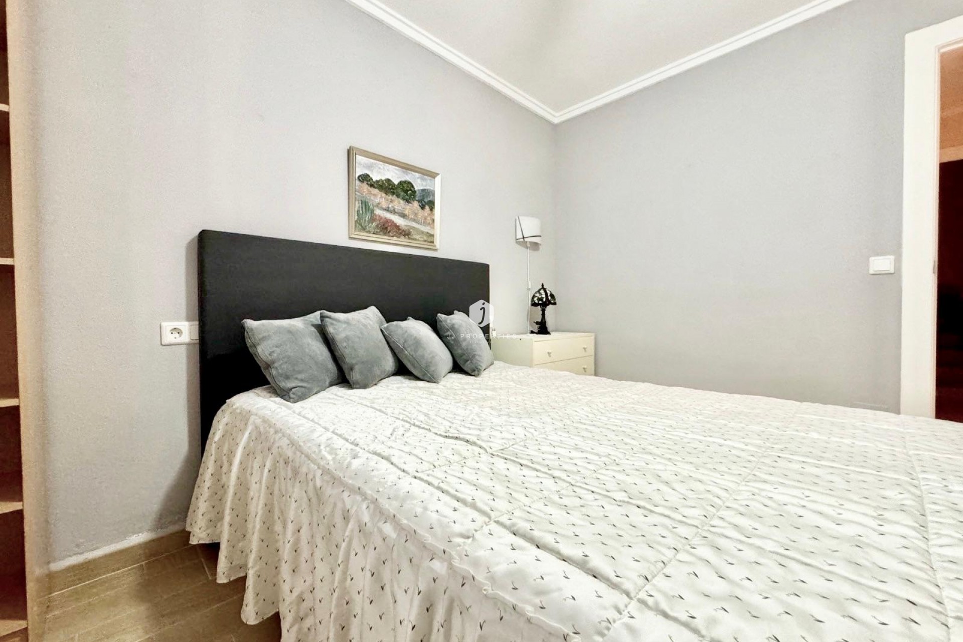 Resale - Chalet -
Torrevieja - Costa Blanca