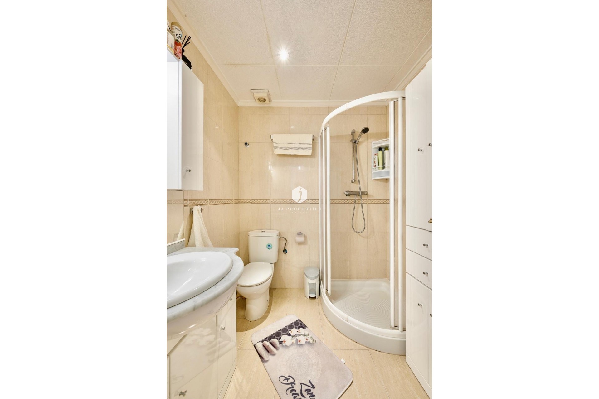 Resale - Chalet -
Torrevieja - Costa Blanca