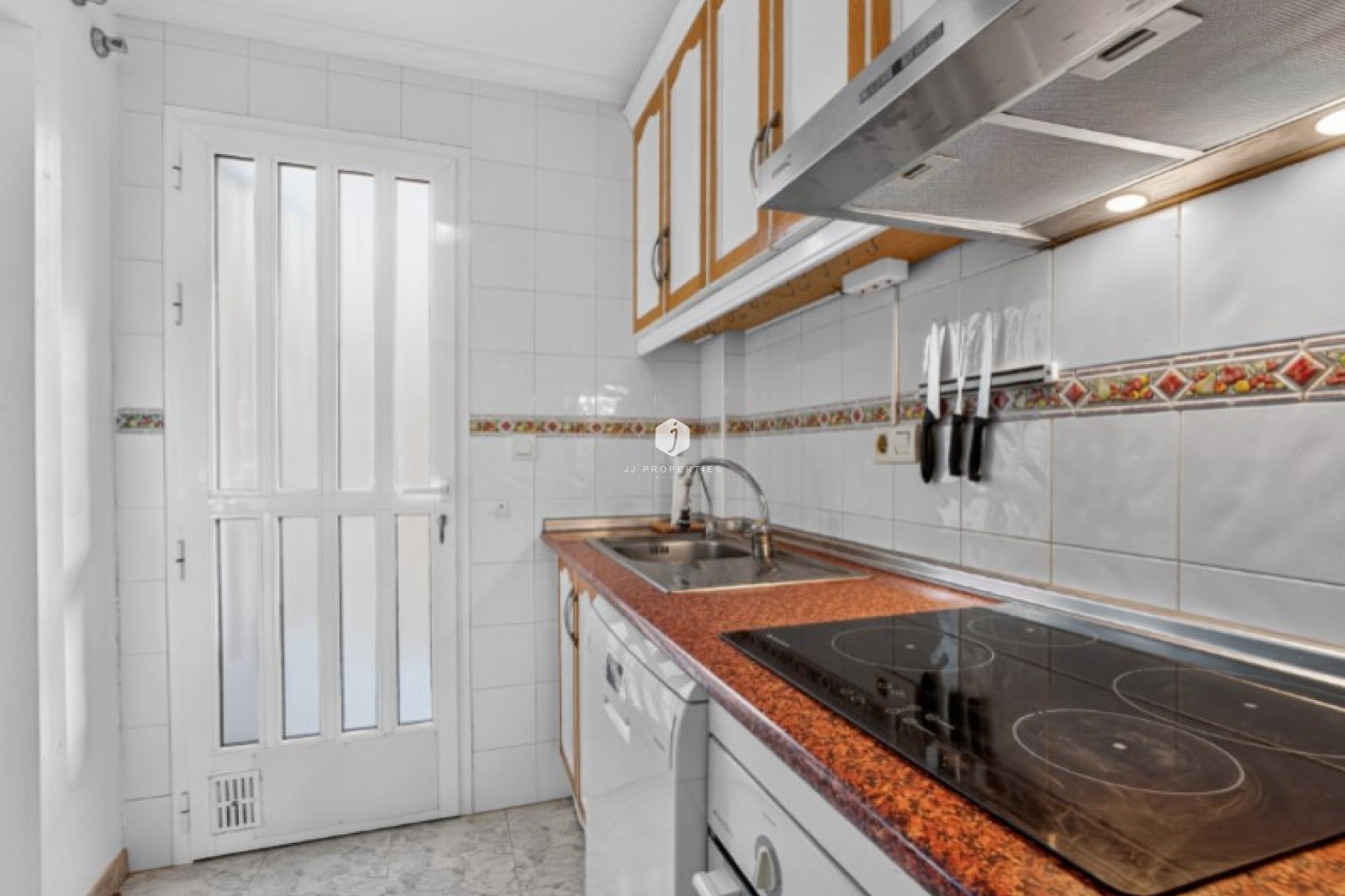 Resale - Chalet -
Torrevieja - Costa Blanca