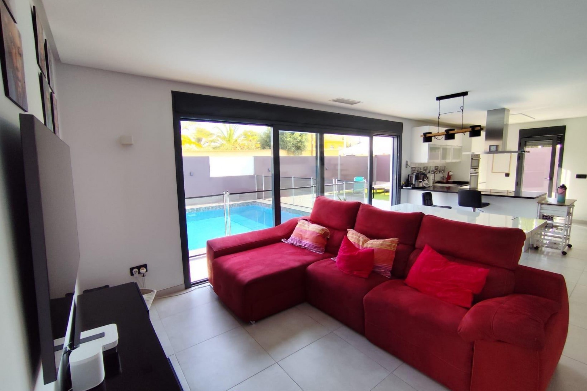 Resale - Chalet -
Torrevieja - El chaparral