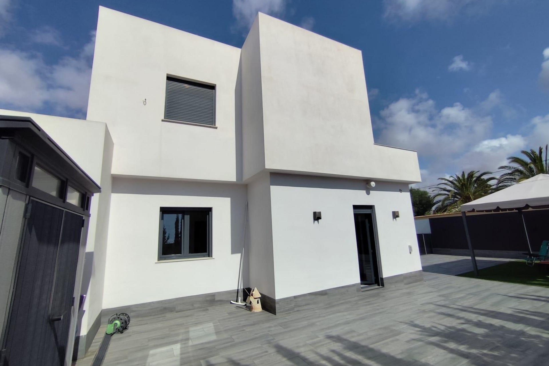 Resale - Chalet -
Torrevieja - El chaparral