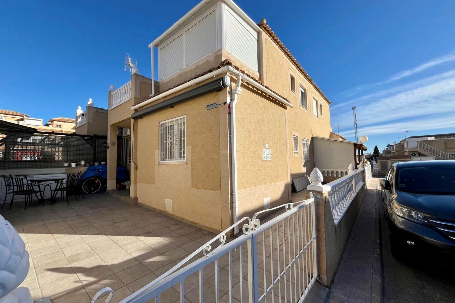 Resale - Chalet -
Torrevieja - El chaparral