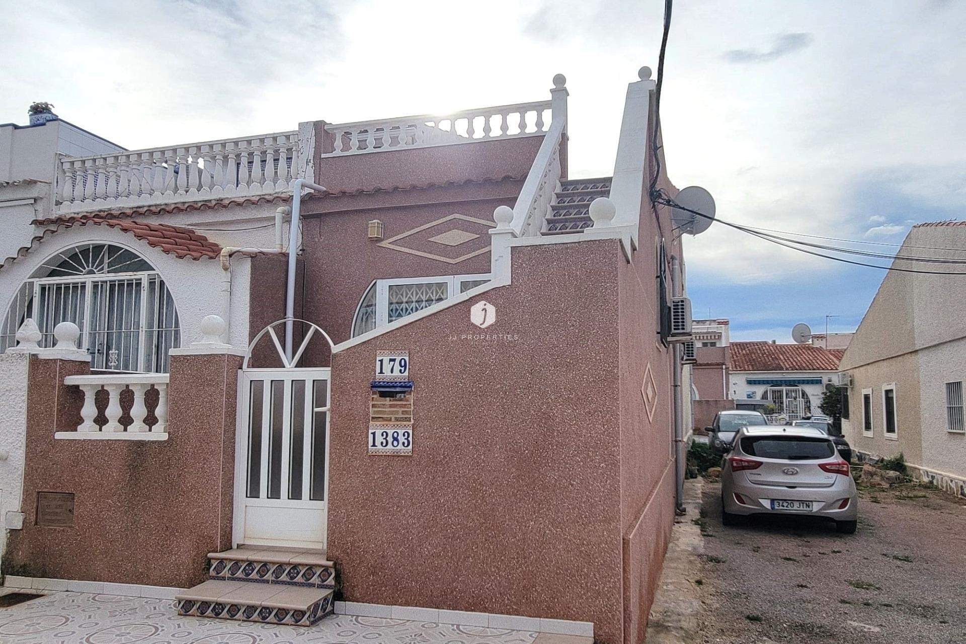 Resale - Chalet -
Torrevieja - El chaparral