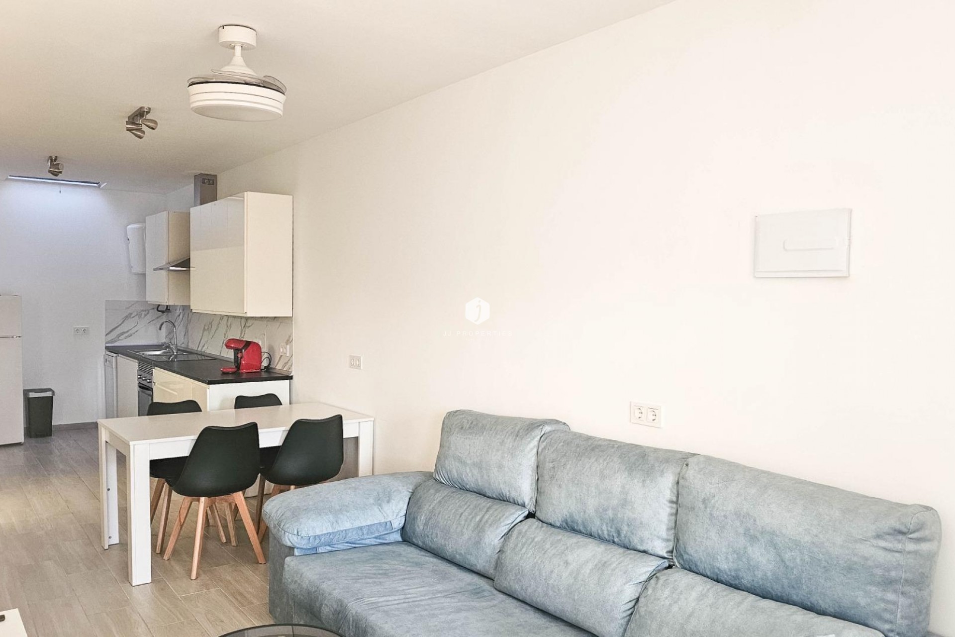 Resale - Chalet -
Torrevieja - El Limonar