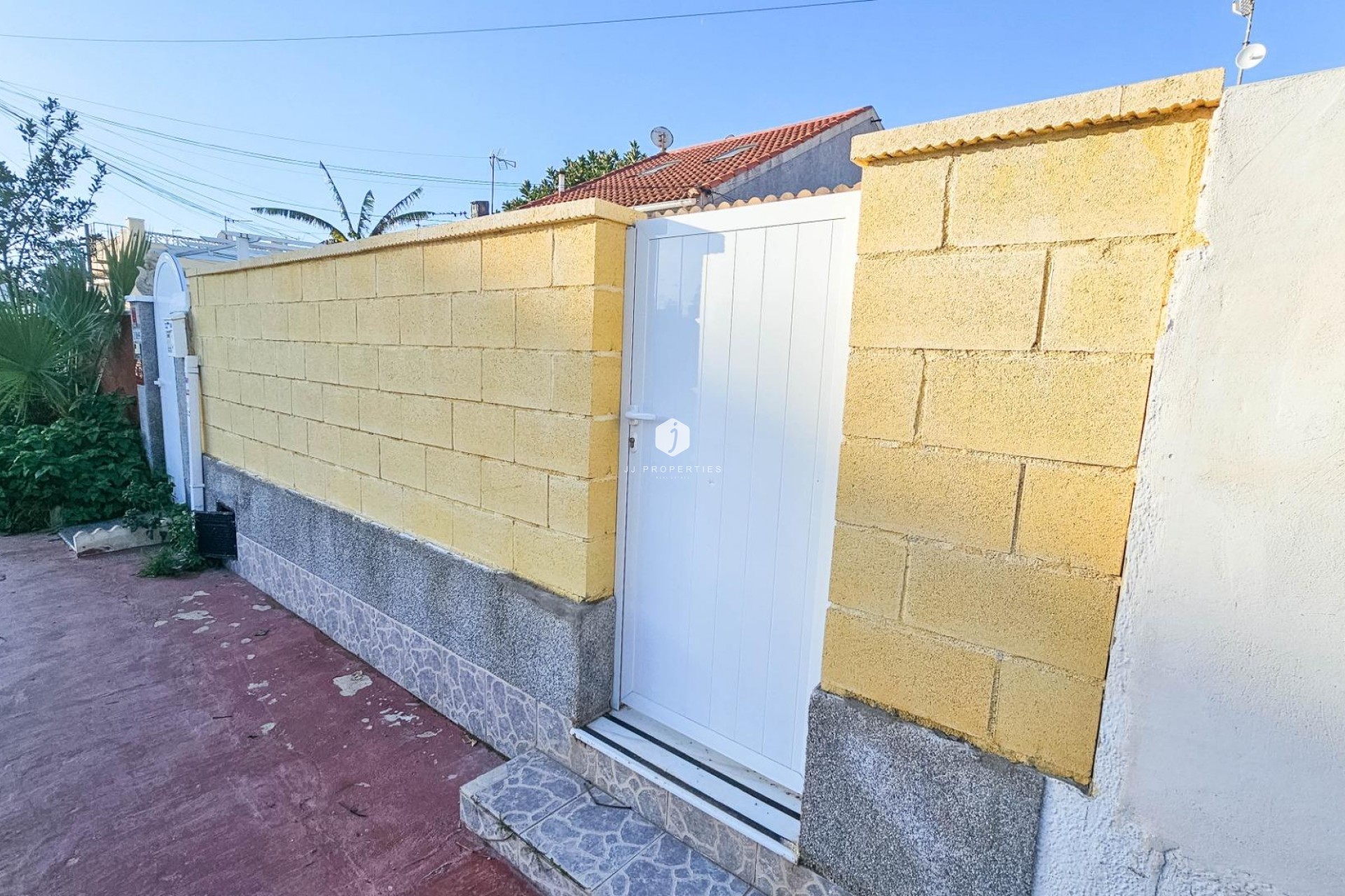 Resale - Chalet -
Torrevieja - El Limonar