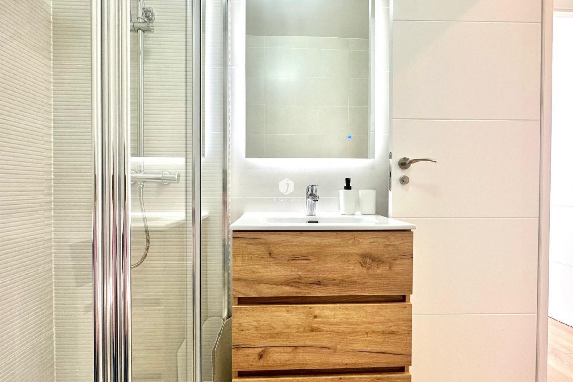 Resale - Chalet -
Torrevieja - Estacion de autobuses