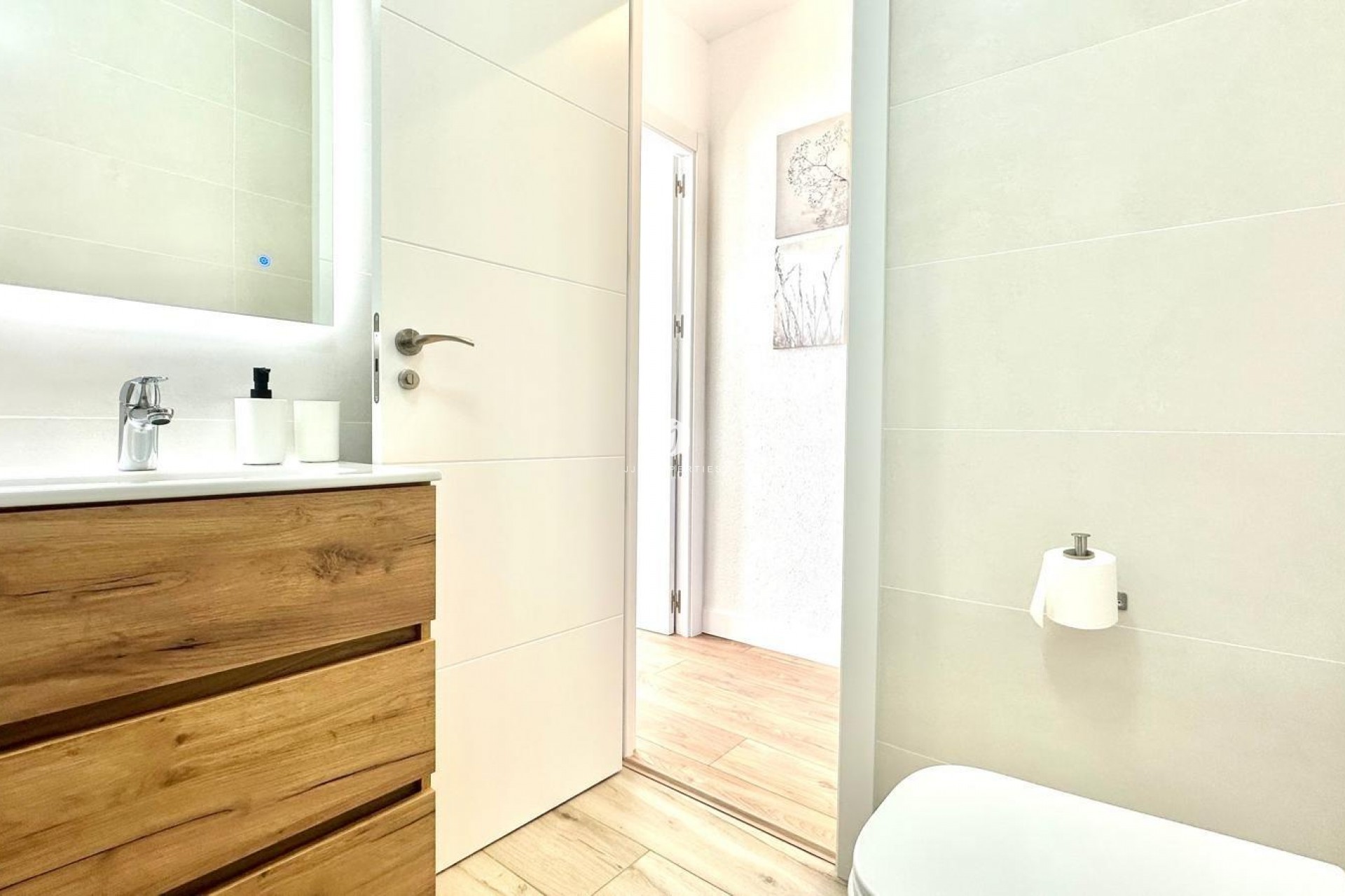 Resale - Chalet -
Torrevieja - Estacion de autobuses