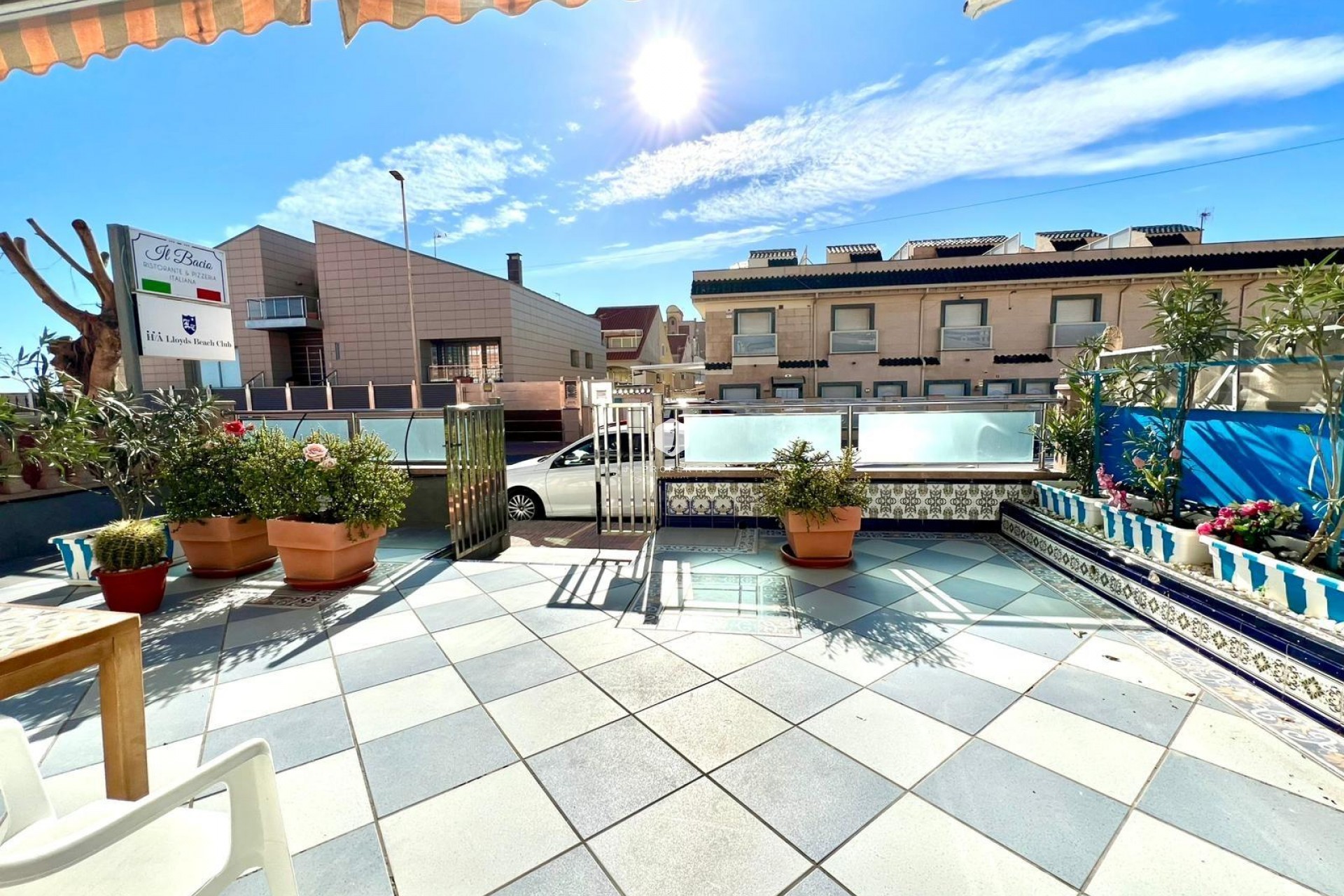 Resale - Chalet -
Torrevieja - La Mata