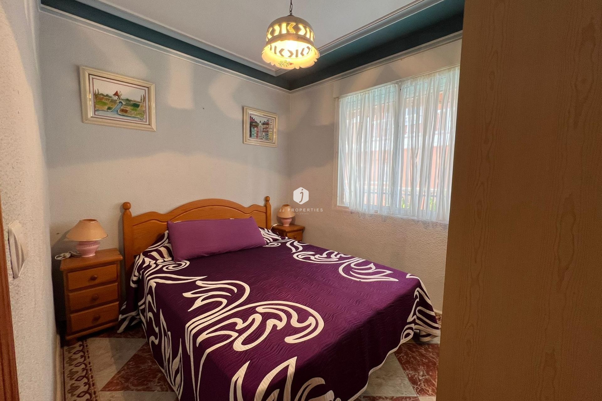 Resale - Chalet -
Torrevieja - La Mata