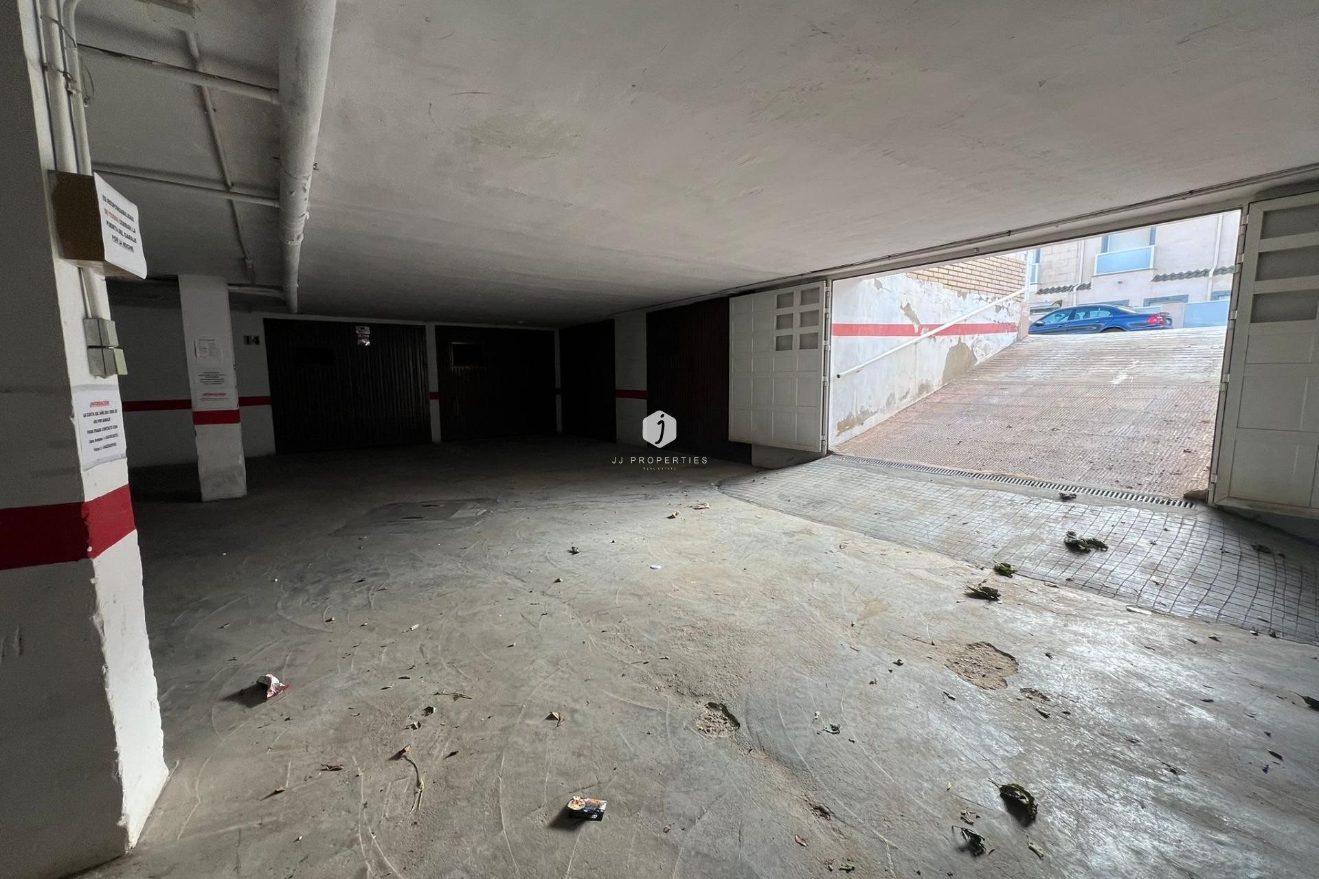 Resale - Chalet -
Torrevieja - La Mata