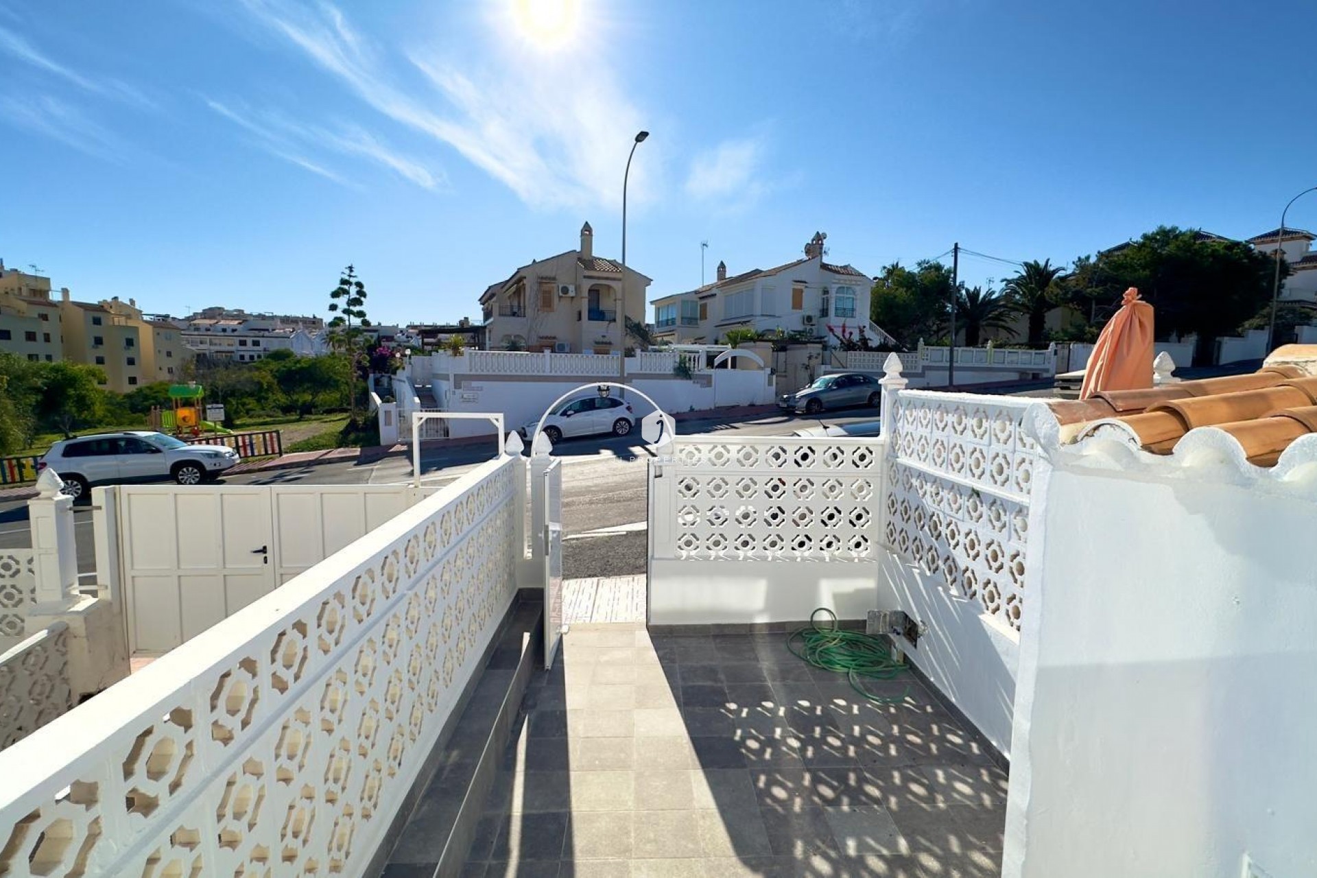 Resale - Chalet -
Torrevieja - La Mata