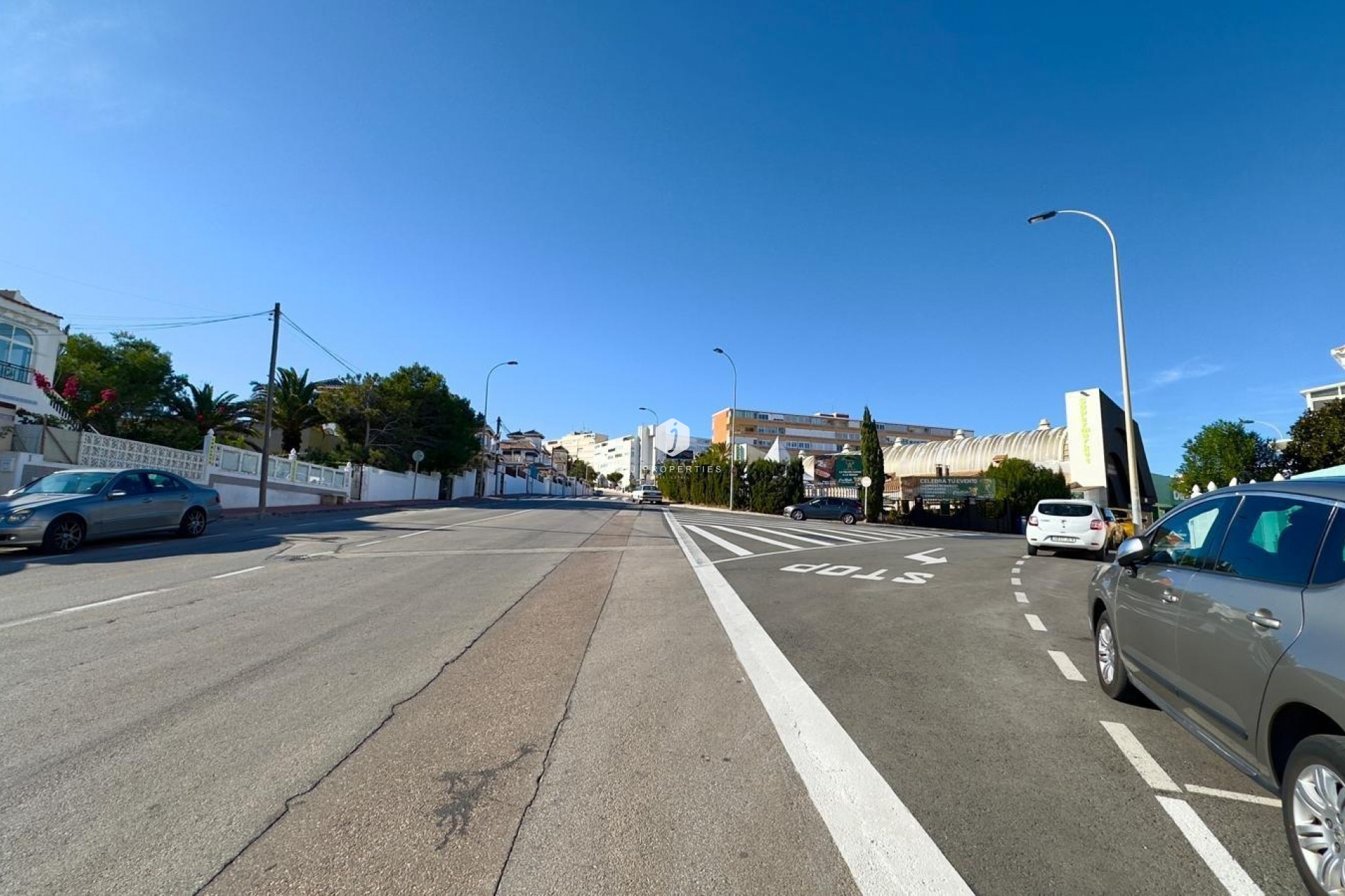 Resale - Chalet -
Torrevieja - La Mata