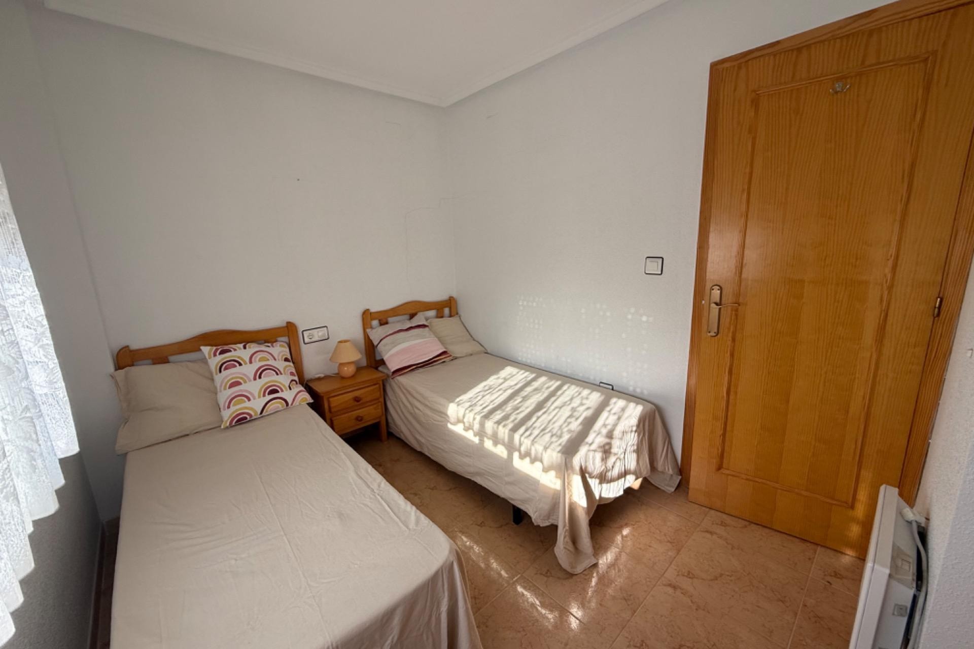 Resale - Chalet -
Torrevieja - La Siesta - El Salado - Torreta