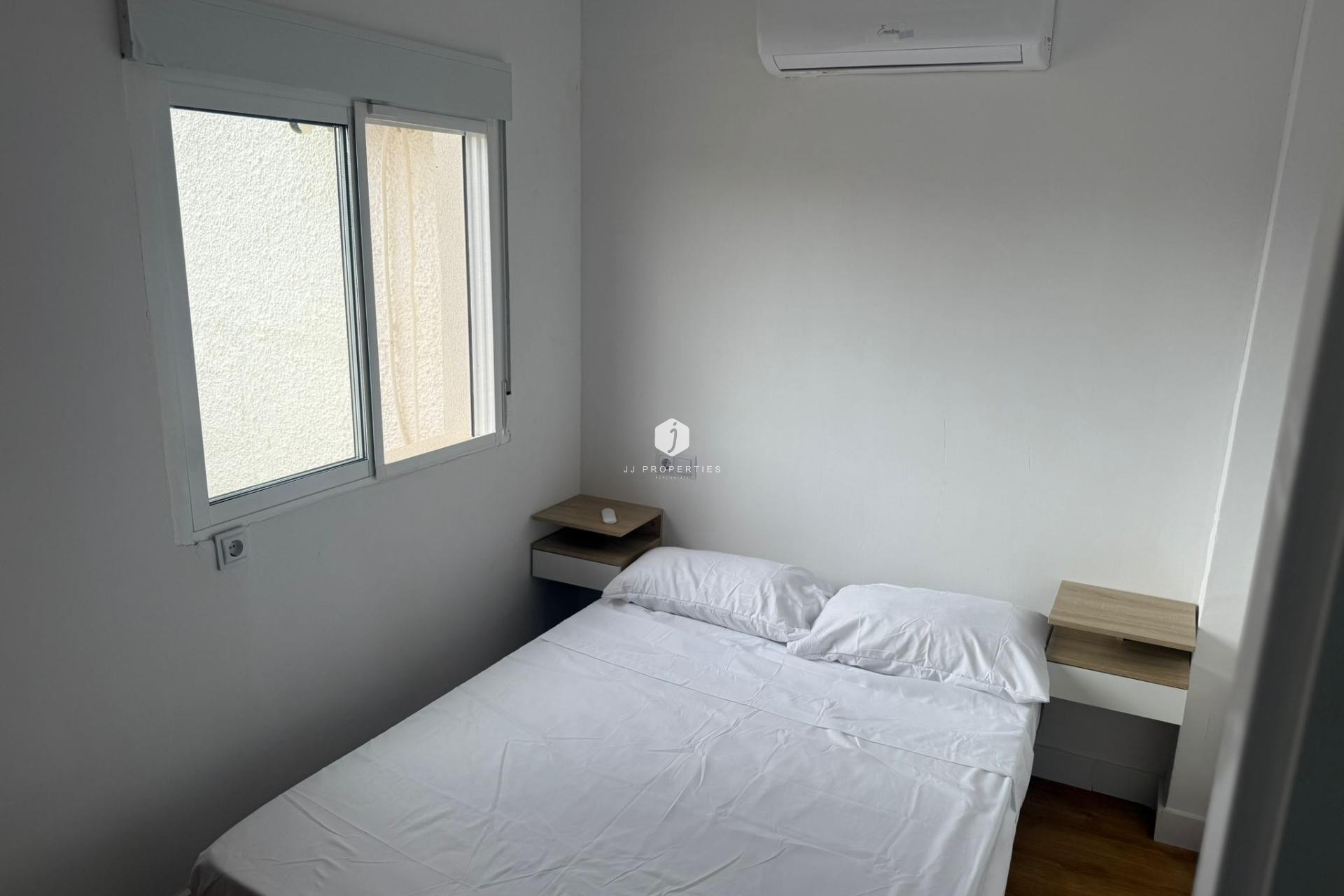 Resale - Chalet -
Torrevieja - La Siesta - El Salado - Torreta