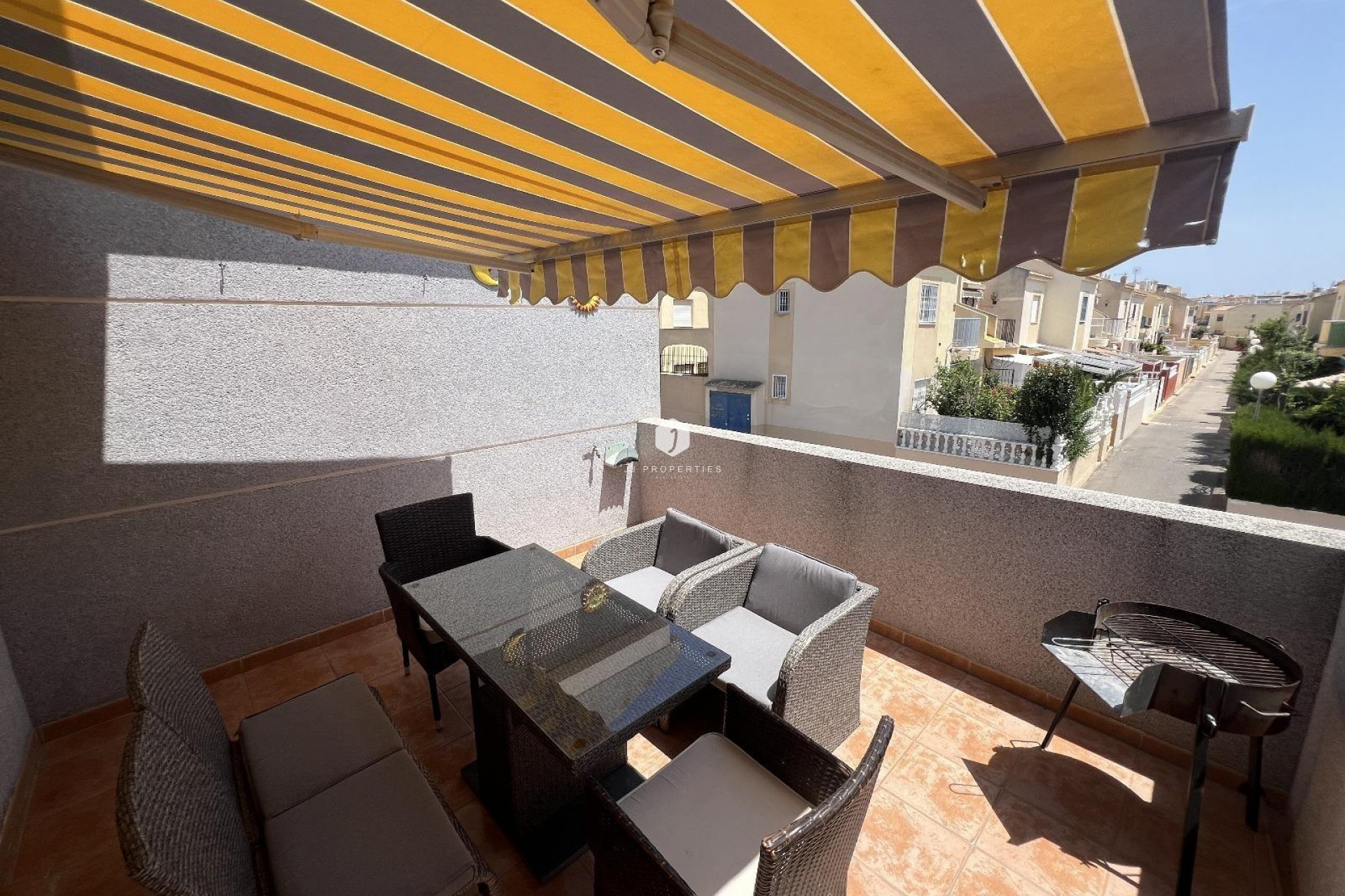 Resale - Chalet -
Torrevieja - La Siesta - El Salado - Torreta