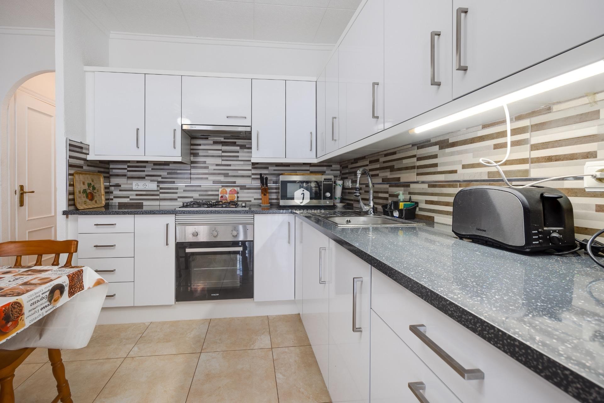 Resale - Chalet -
Torrevieja - La Siesta - El Salado - Torreta