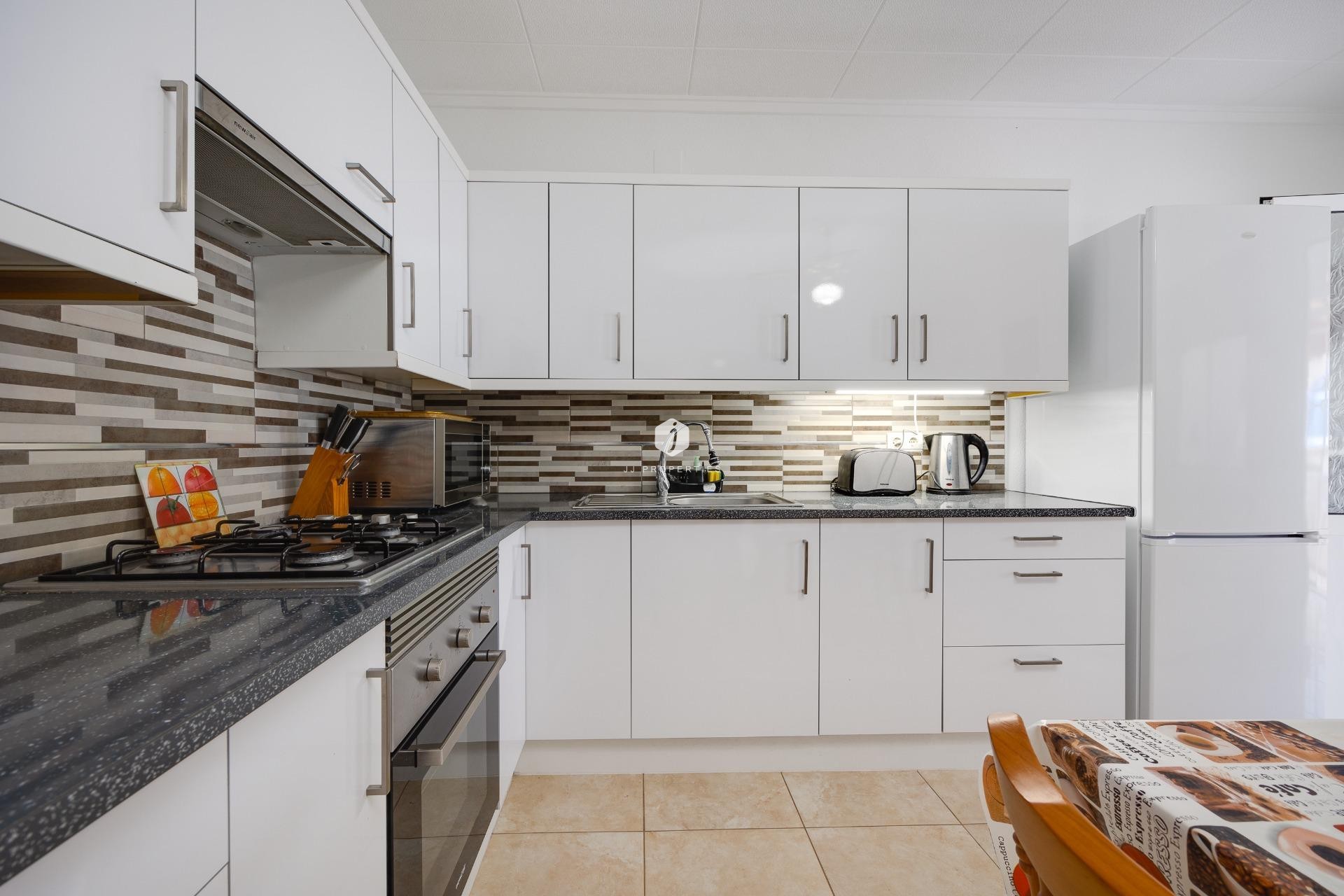 Resale - Chalet -
Torrevieja - La Siesta - El Salado - Torreta