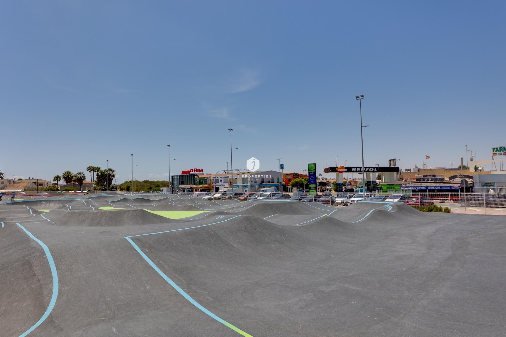 Resale - Chalet -
Torrevieja - La Siesta - El Salado - Torreta