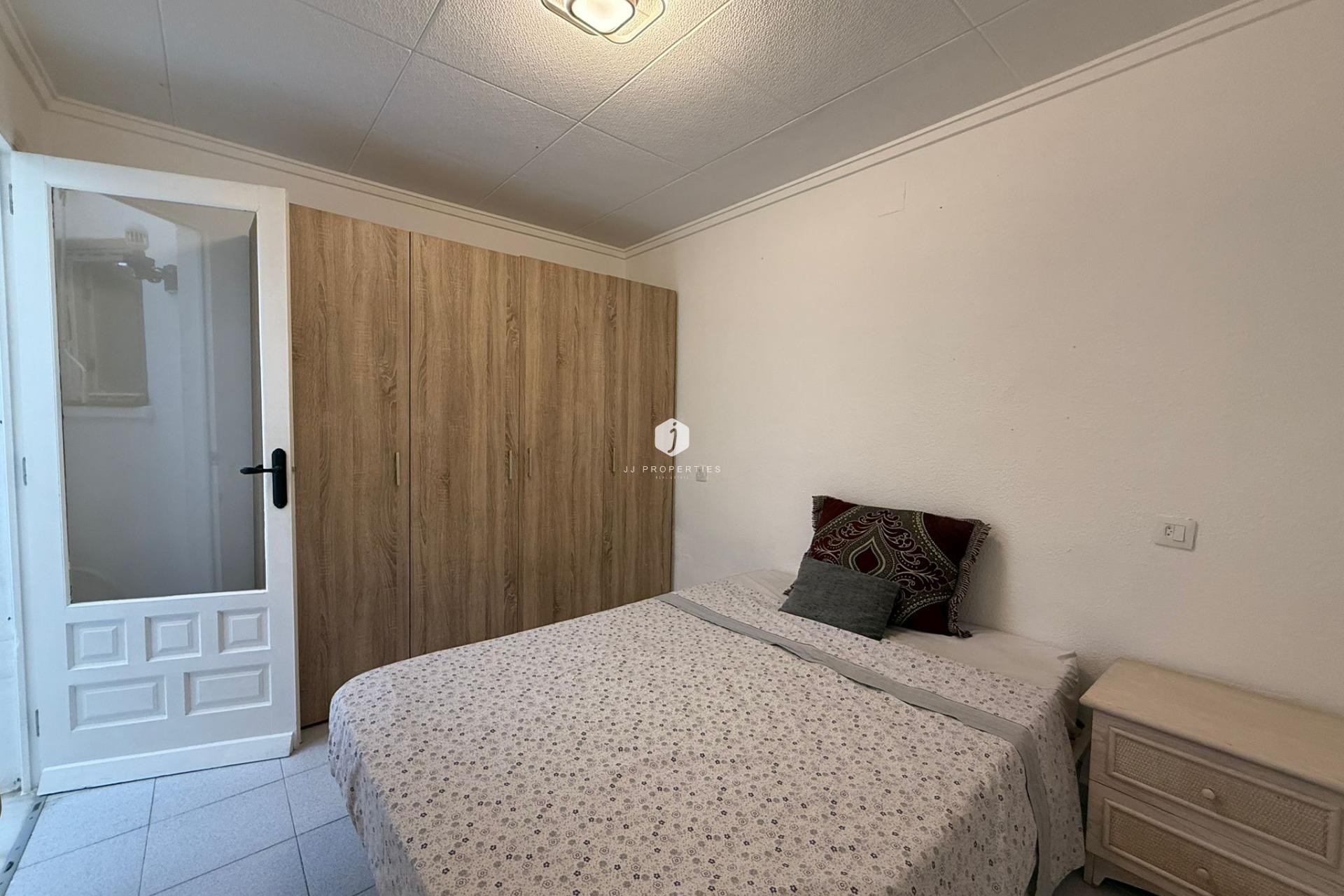 Resale - Chalet -
Torrevieja - La Siesta - El Salado - Torreta