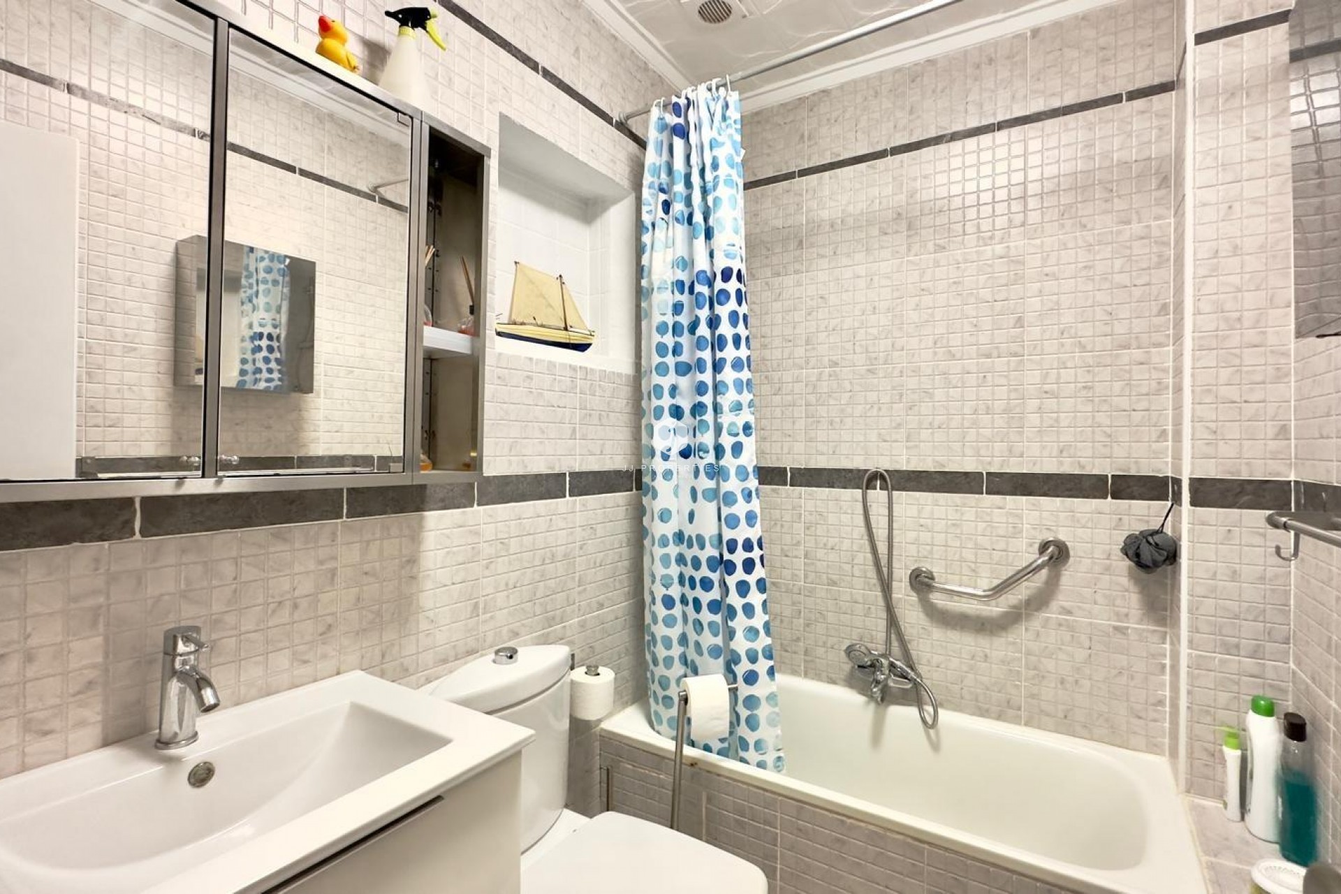 Resale - Chalet -
Torrevieja - La Siesta - El Salado - Torreta