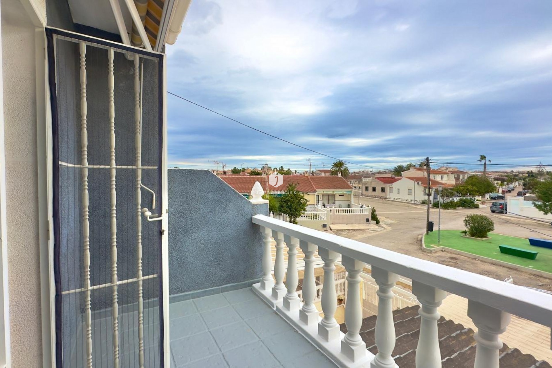 Resale - Chalet -
Torrevieja - La Siesta - El Salado - Torreta