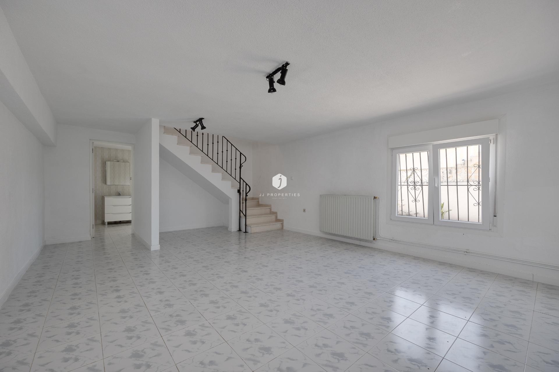 Resale - Chalet -
Torrevieja - La Siesta - El Salado - Torreta